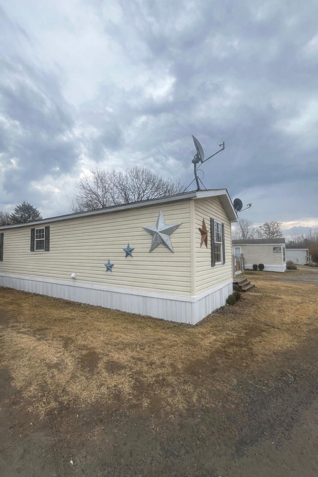 10 Debra Lane — photo