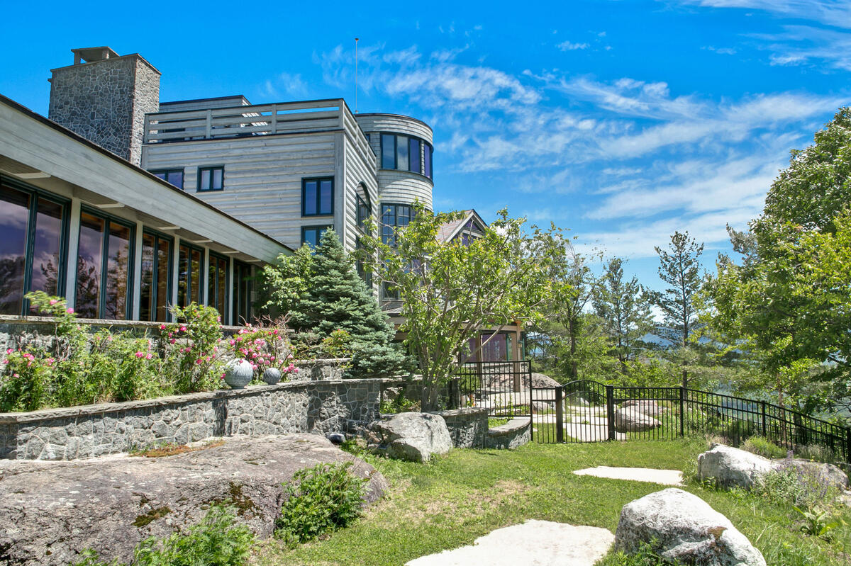 155 Bassett Mountain Way — photo