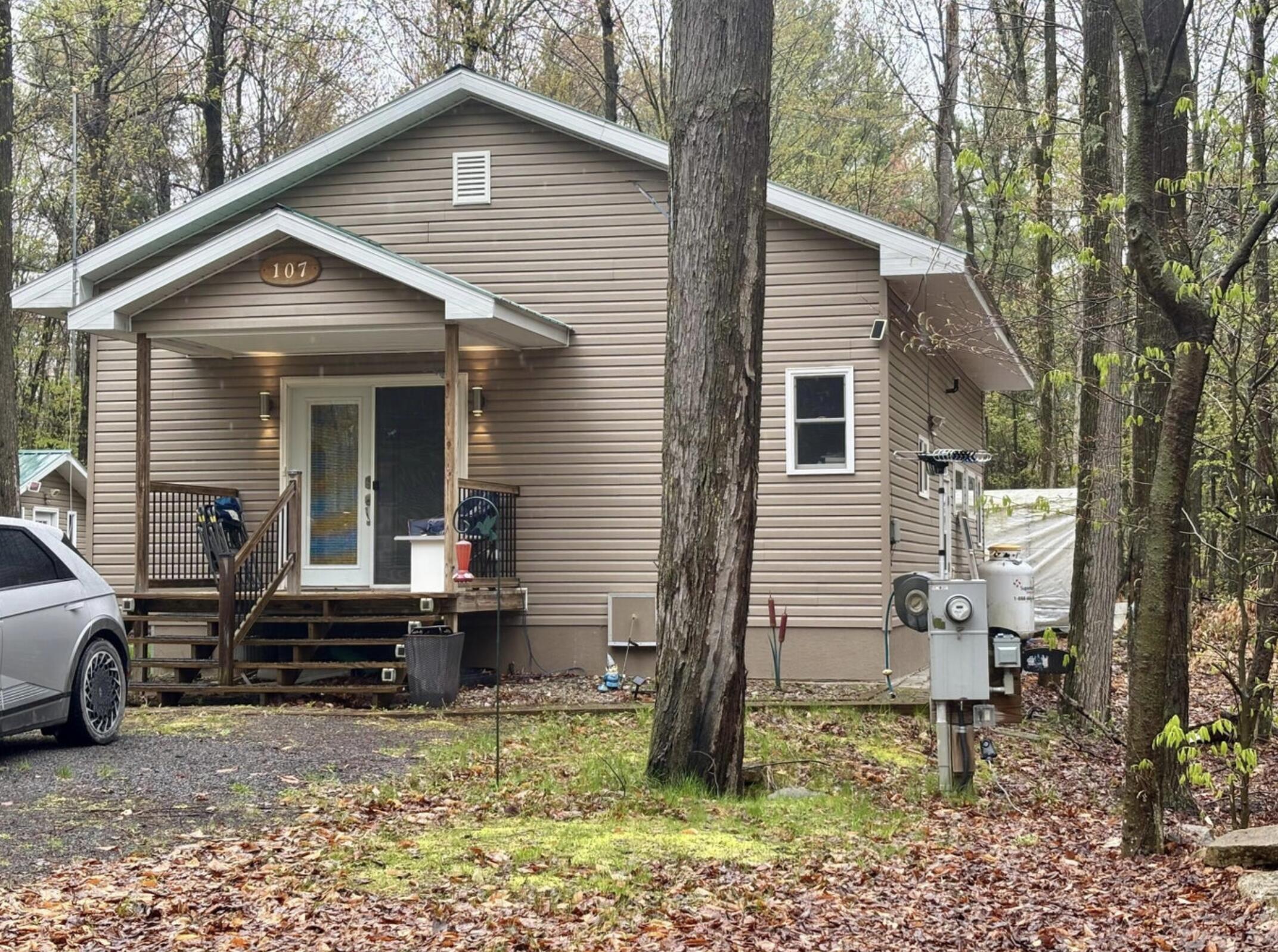 107 Pinewood Drive — photo