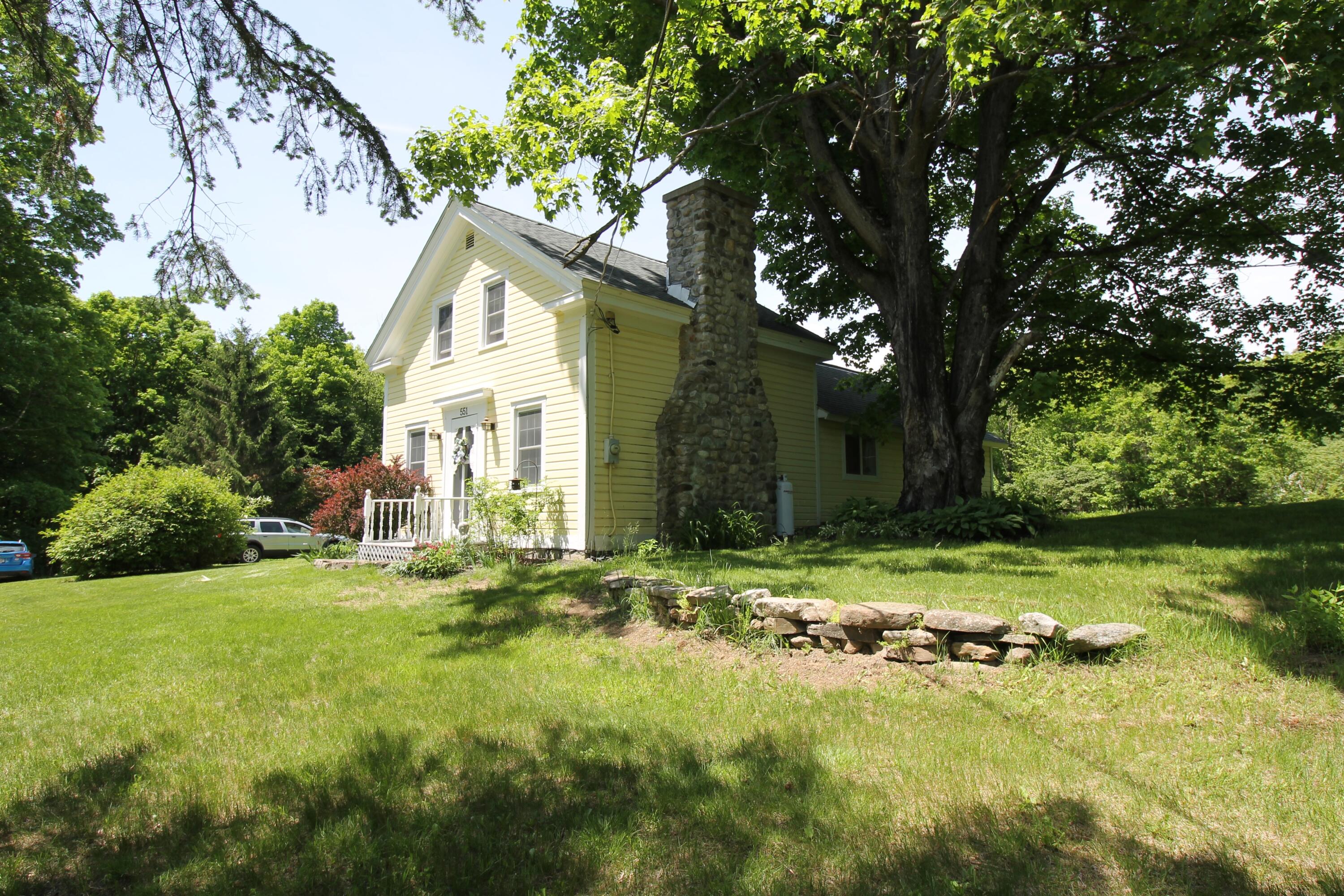551 Lake Shore Road — photo