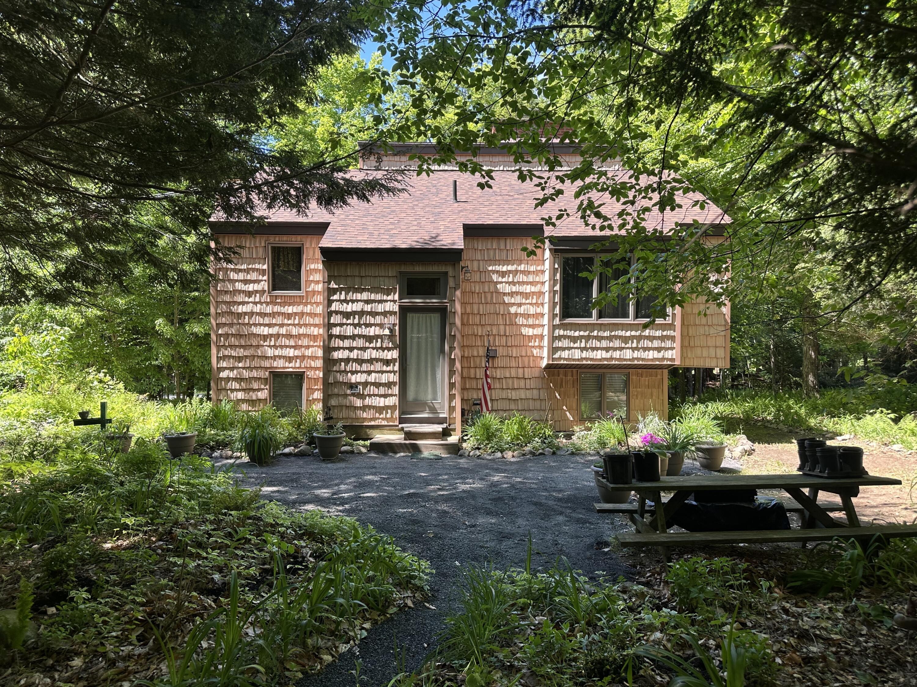 11 Tamarac Drive — photo