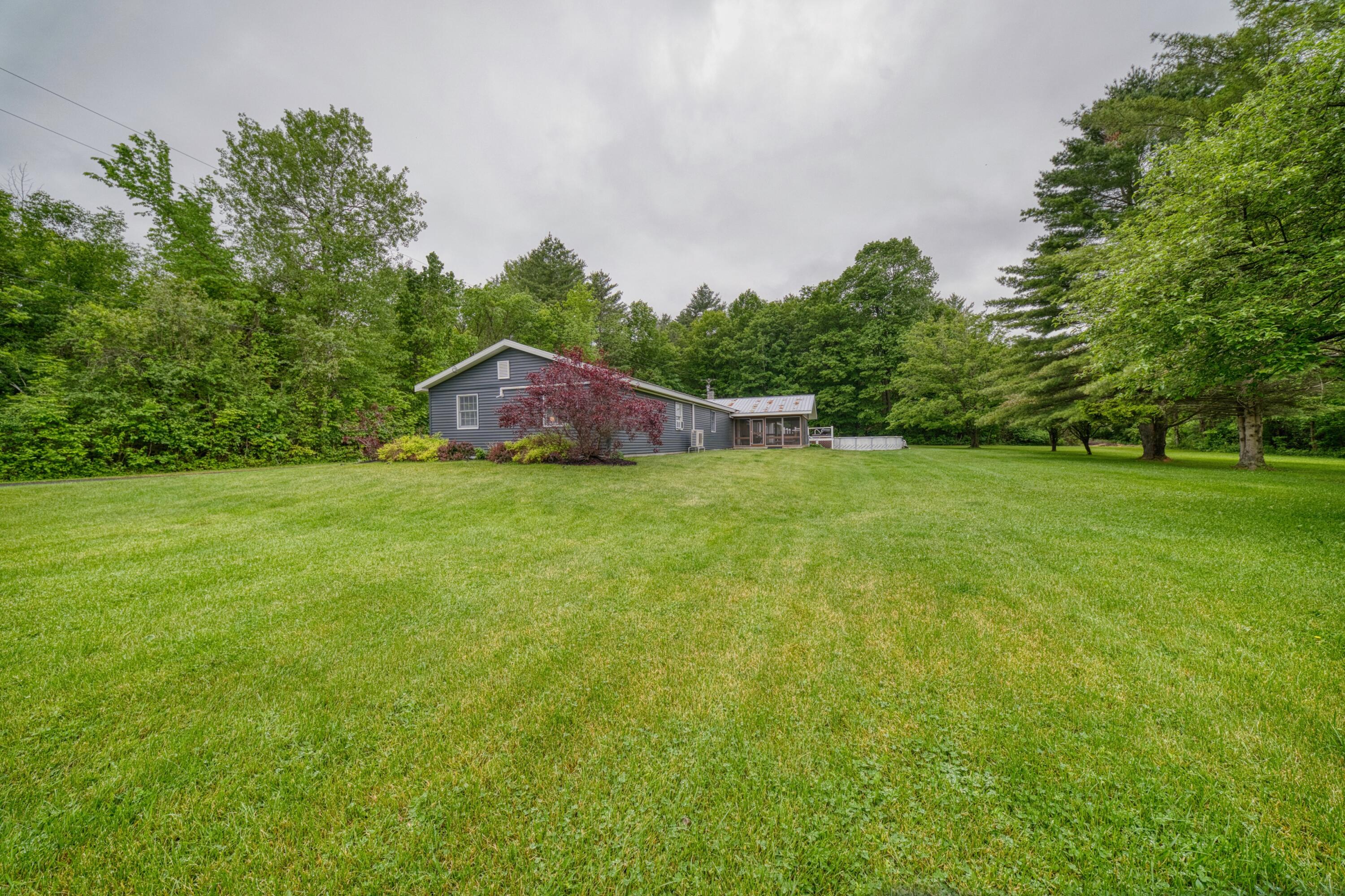 825 O'Neil Road — photo