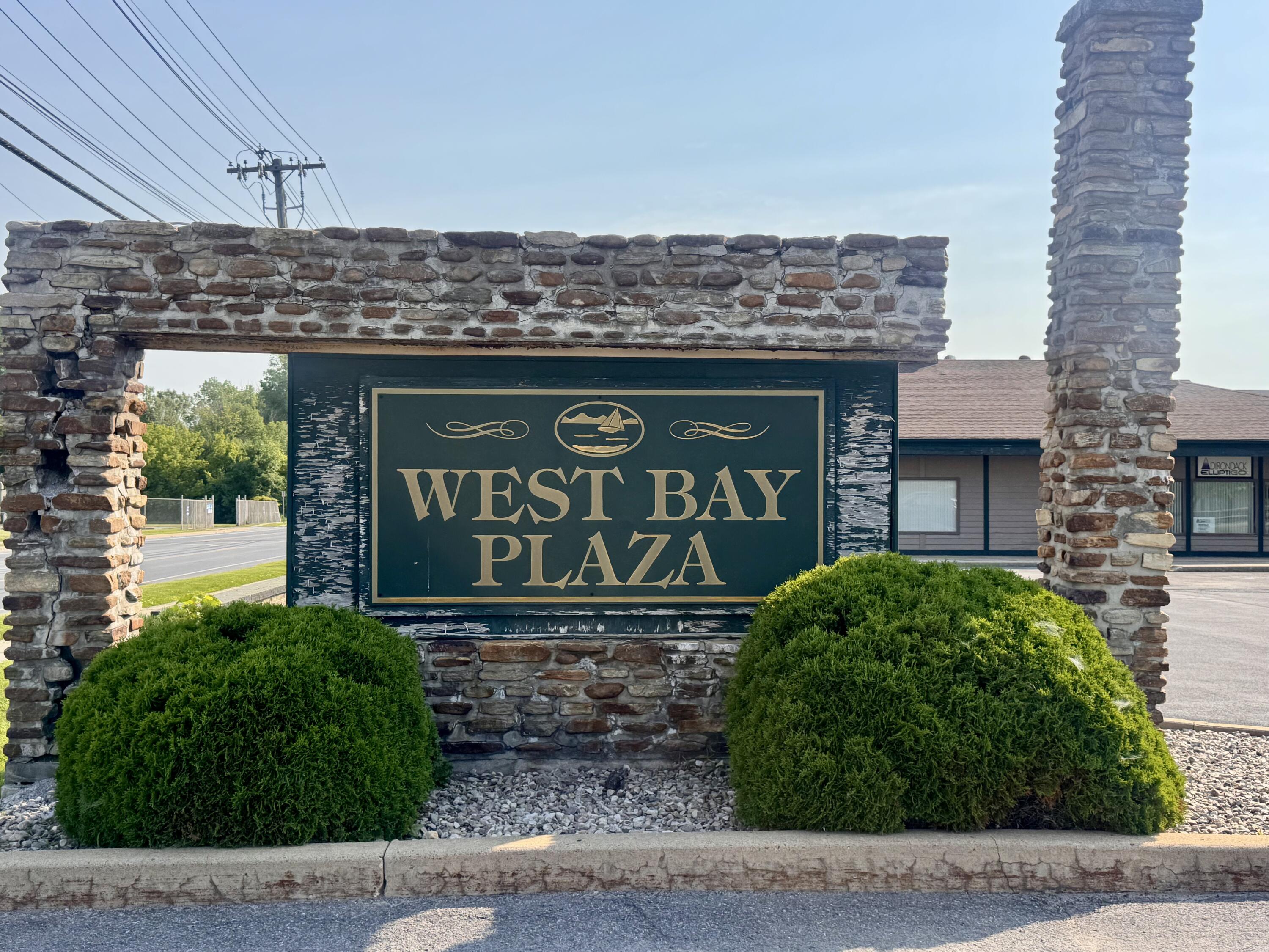 109/209 W Bay Plaza — photo