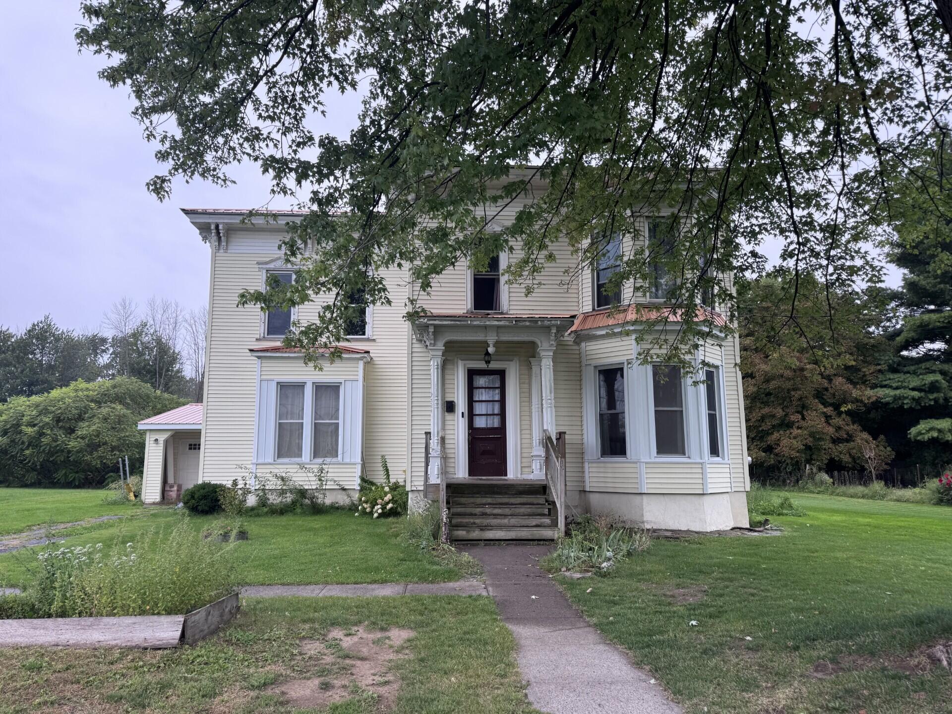 9 Burns-Holden Road — photo