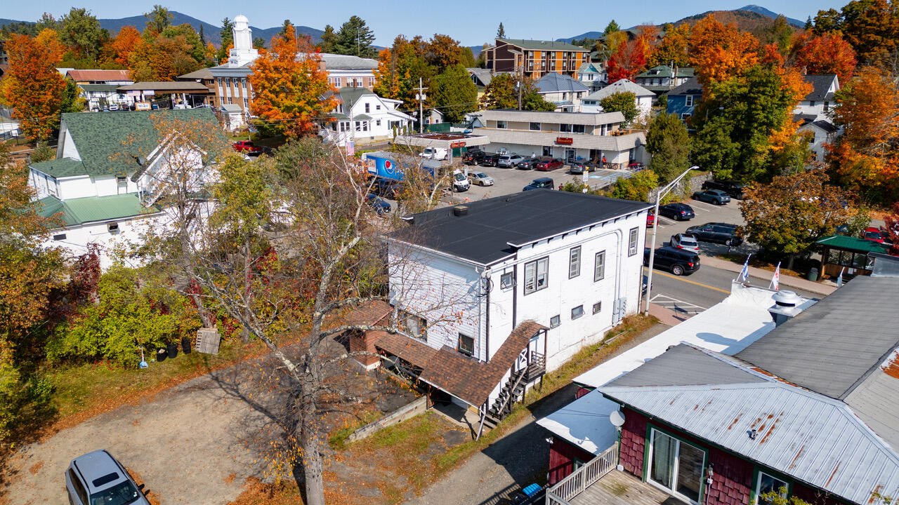2720 Main Street — photo