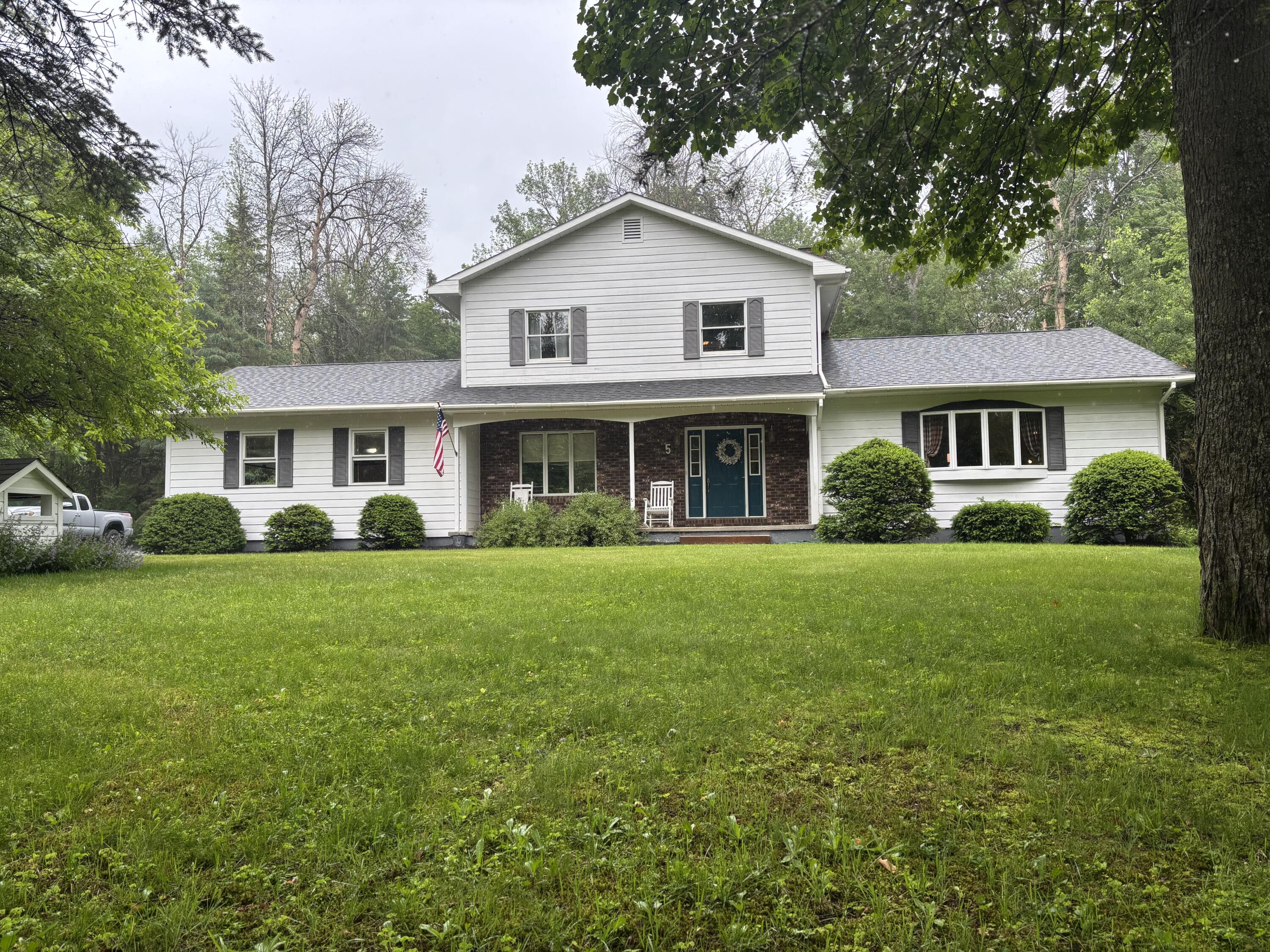 5 Beechwood Drive — photo