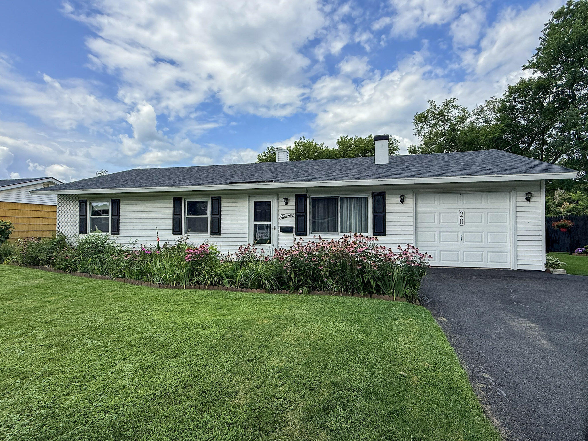 20 Tioga Lane — photo