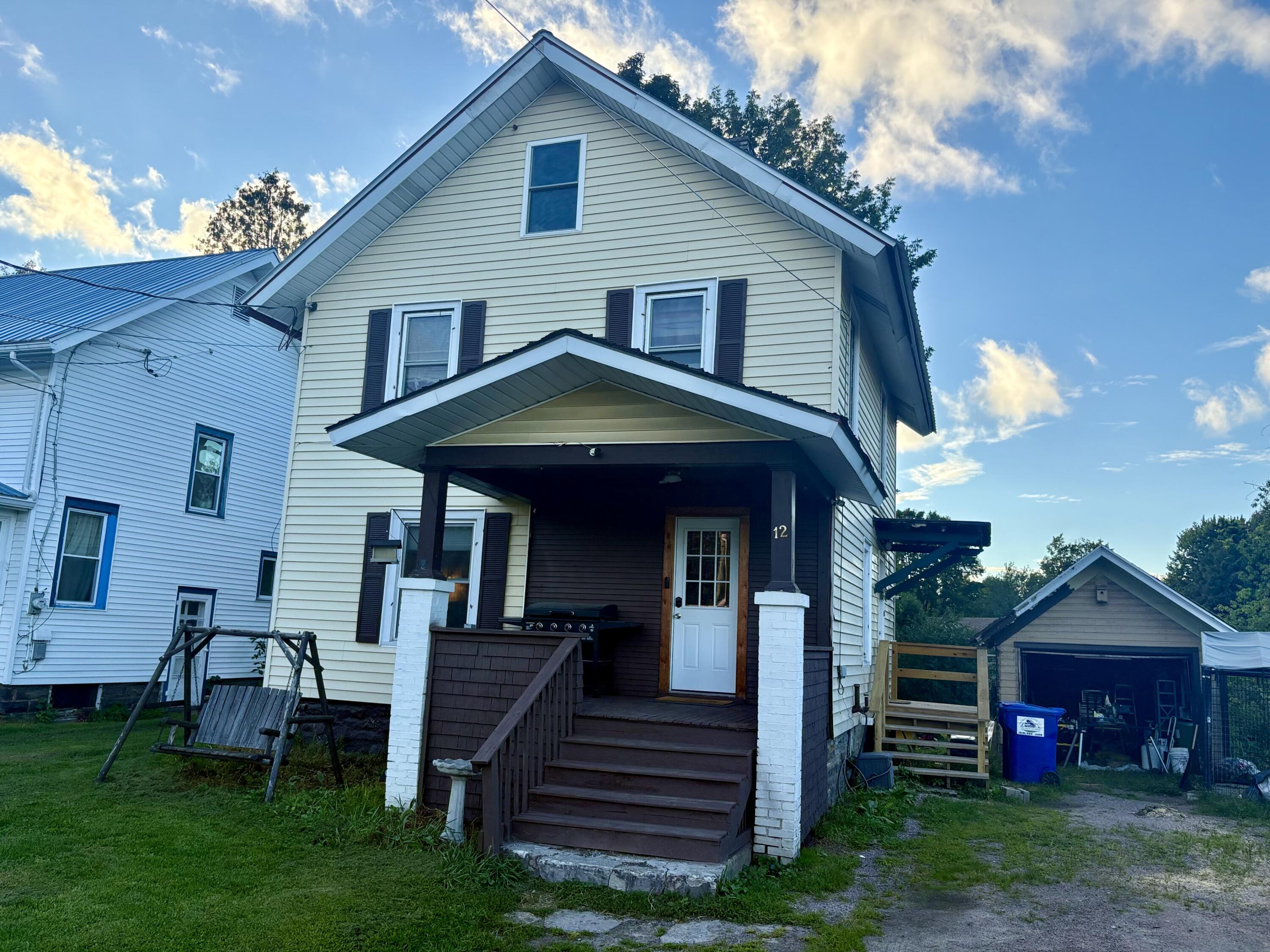 12 Short Avenue — photo