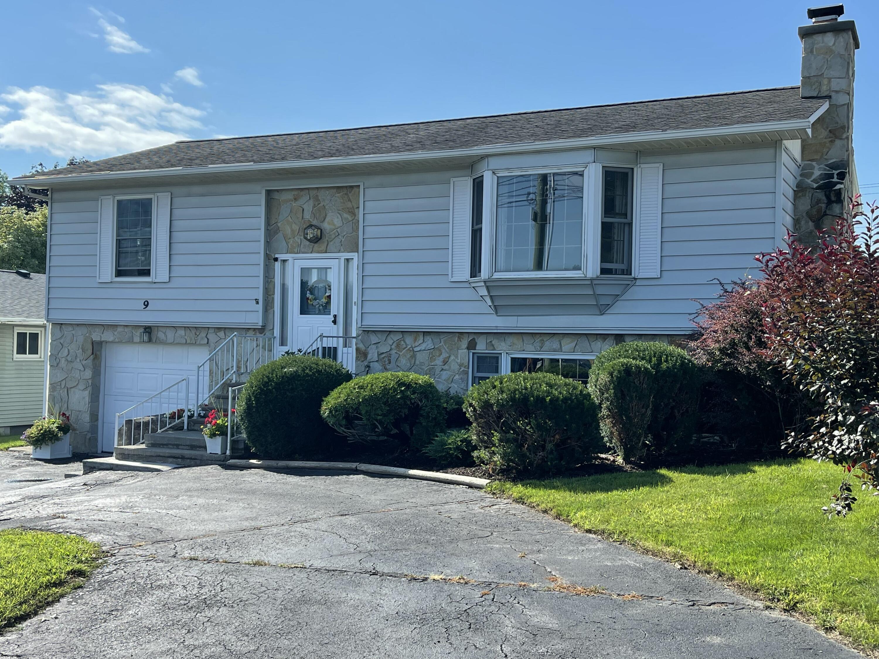 9 Tom Miller Road — photo