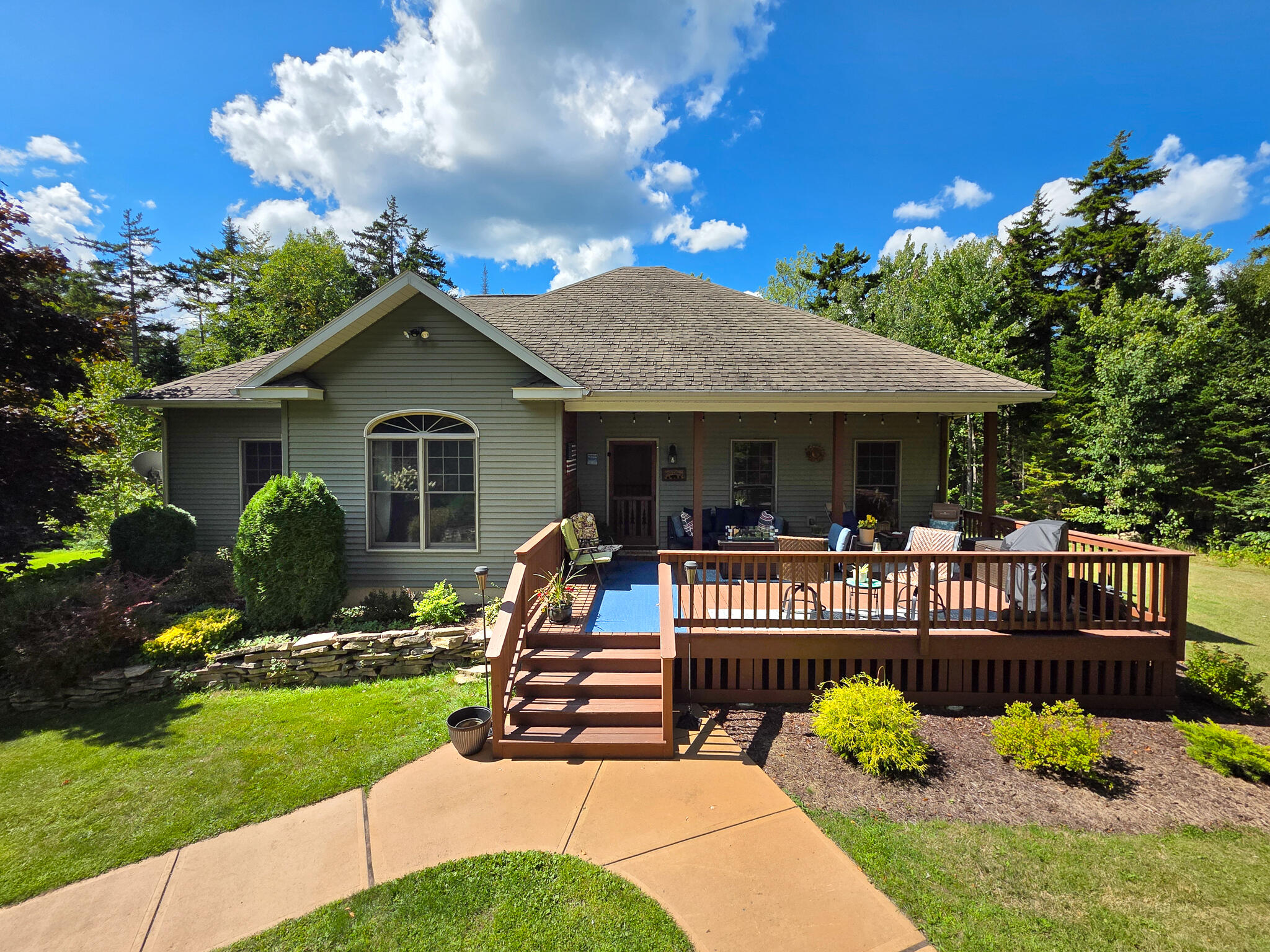 14 Tamarack Drive — photo