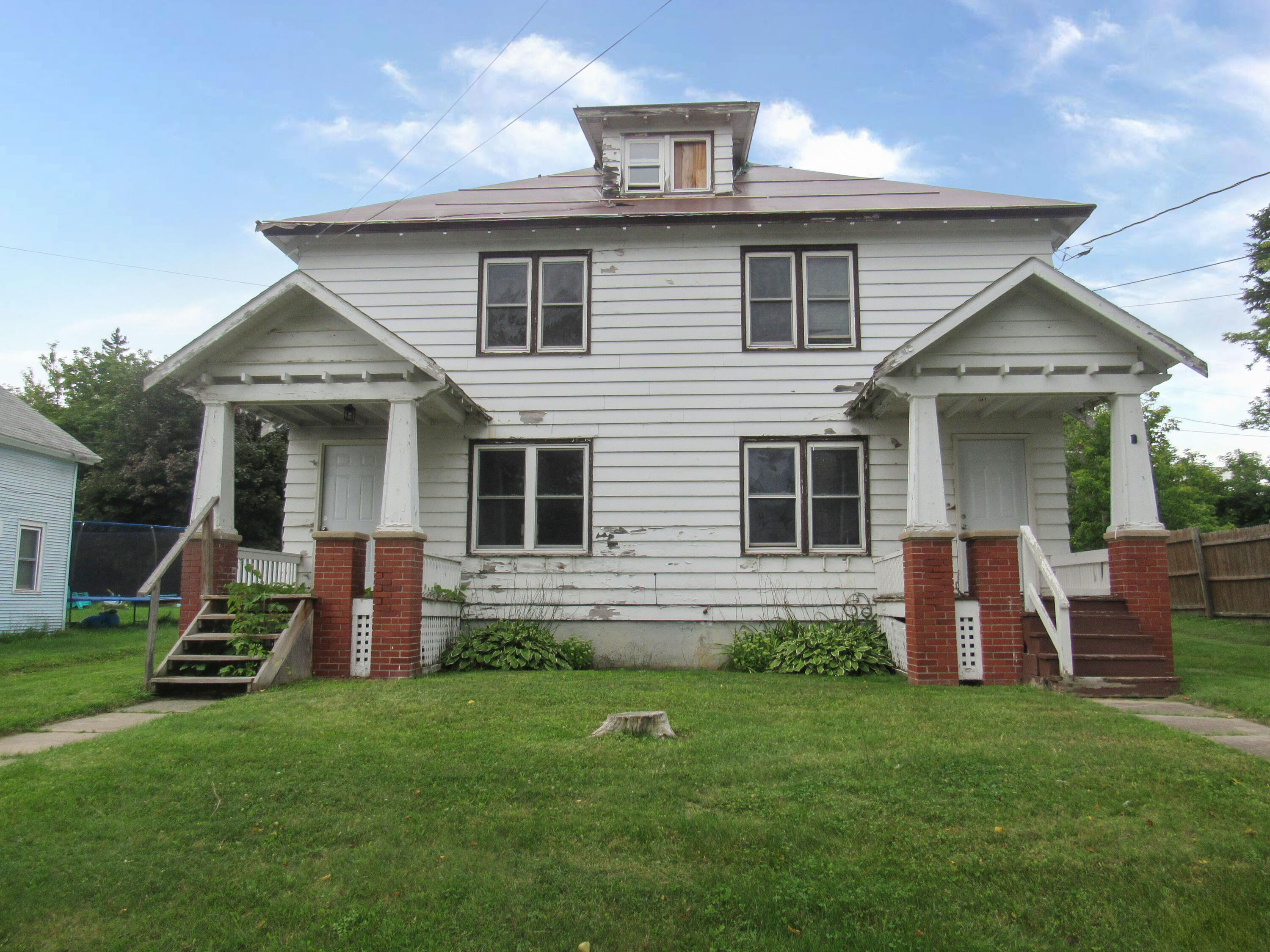 58-56 Bouck Street — photo