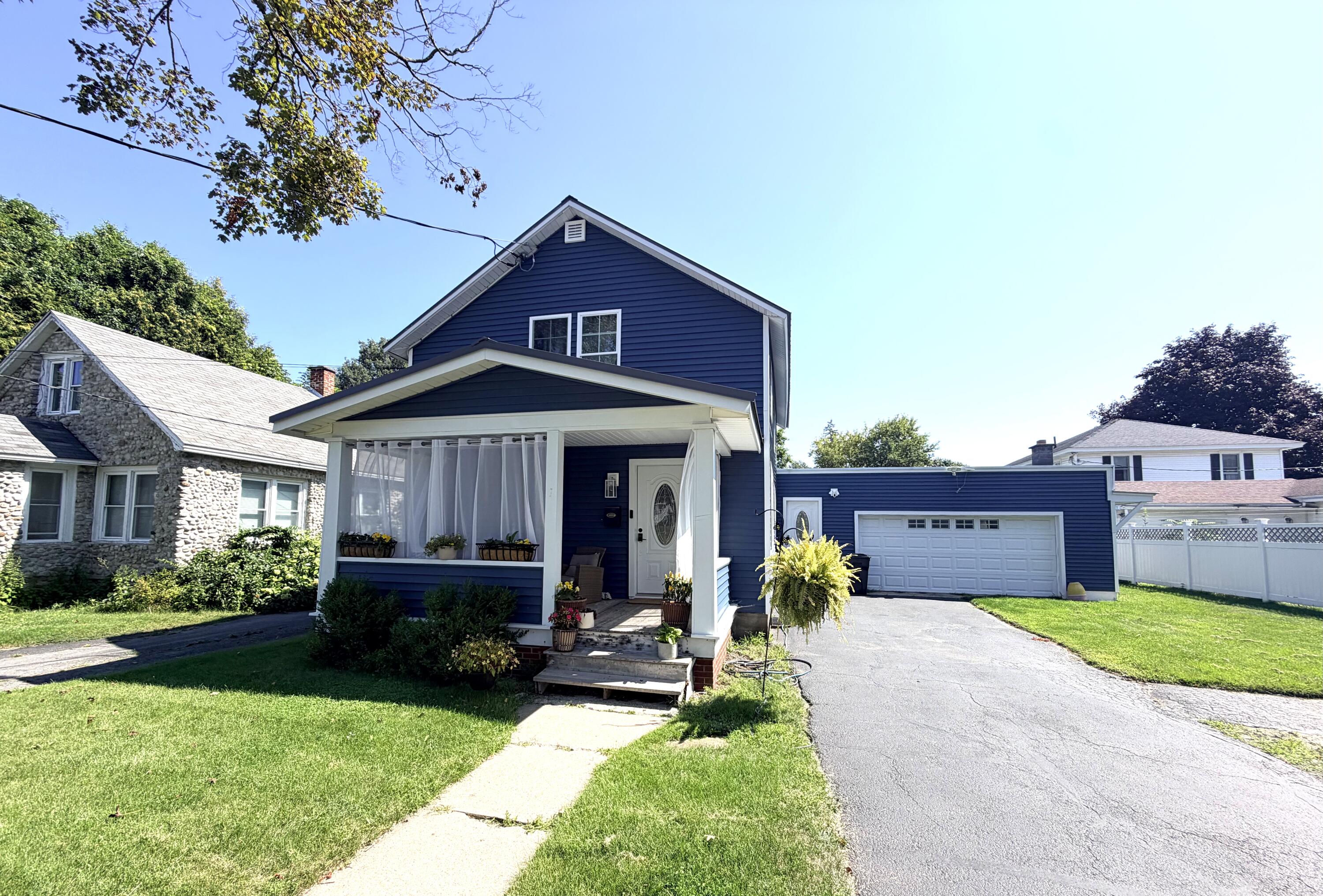 30 Lynde Street — photo