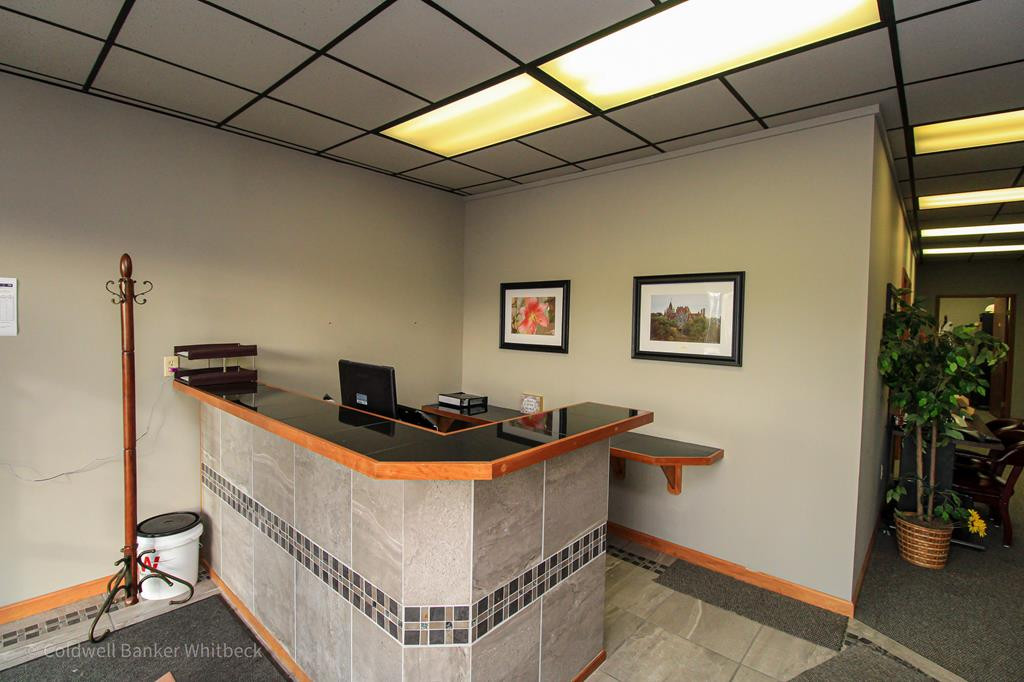 401 W Bay Plaza — photo