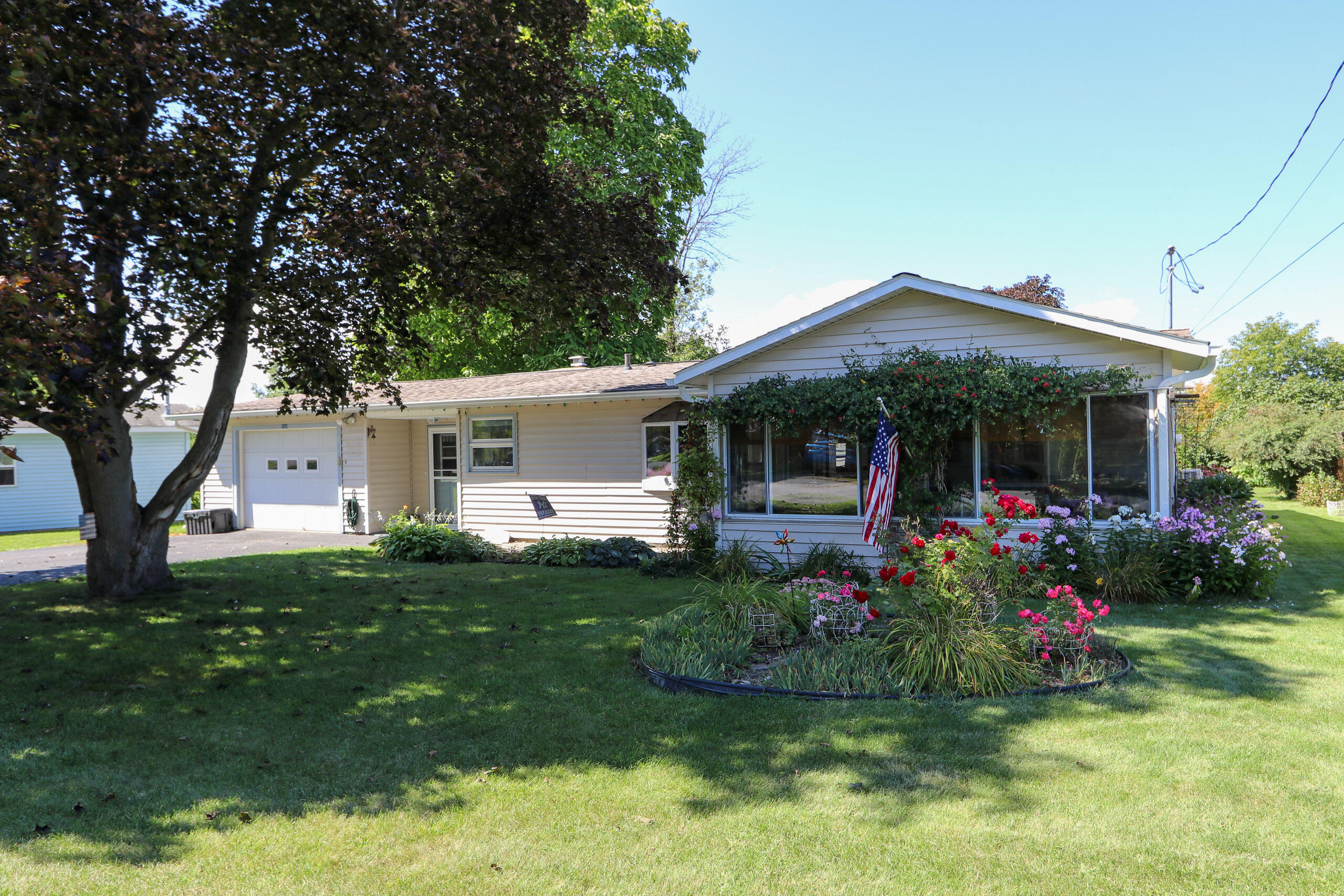 35 Seneca Drive — photo