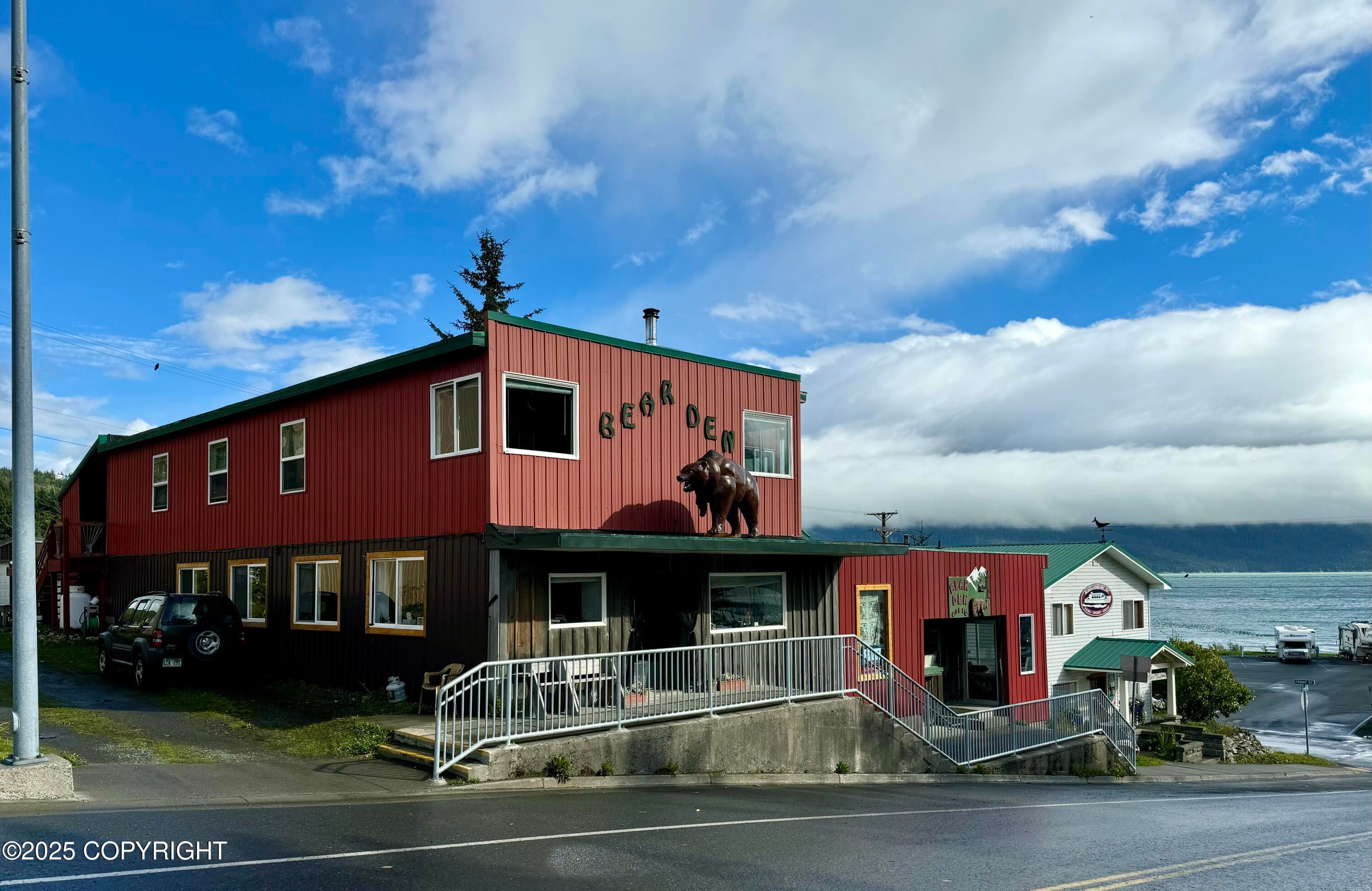 8 Main Street — photo