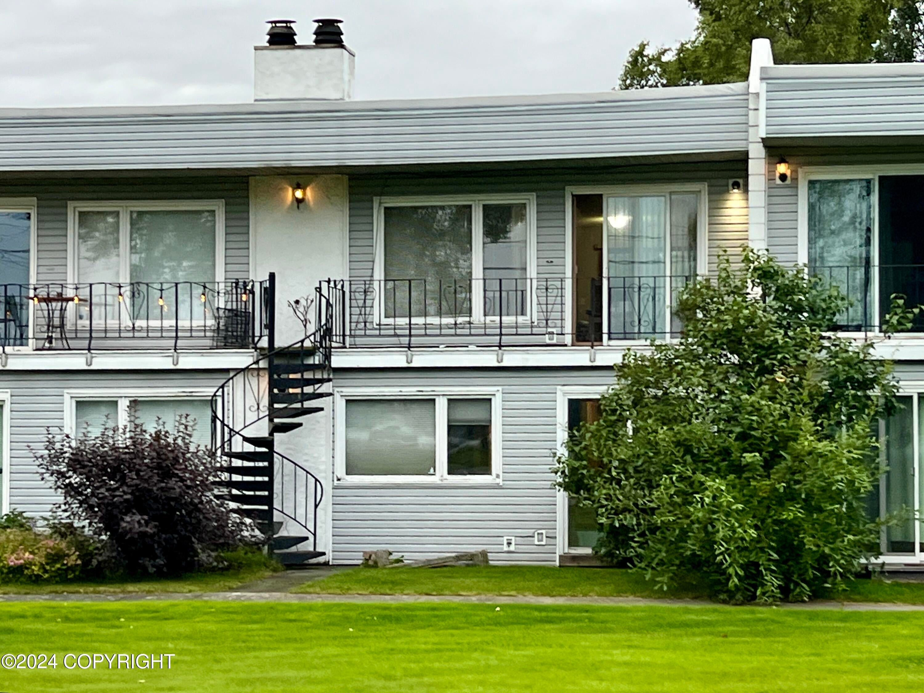 3333 Lakeshore Drive #2 — photo
