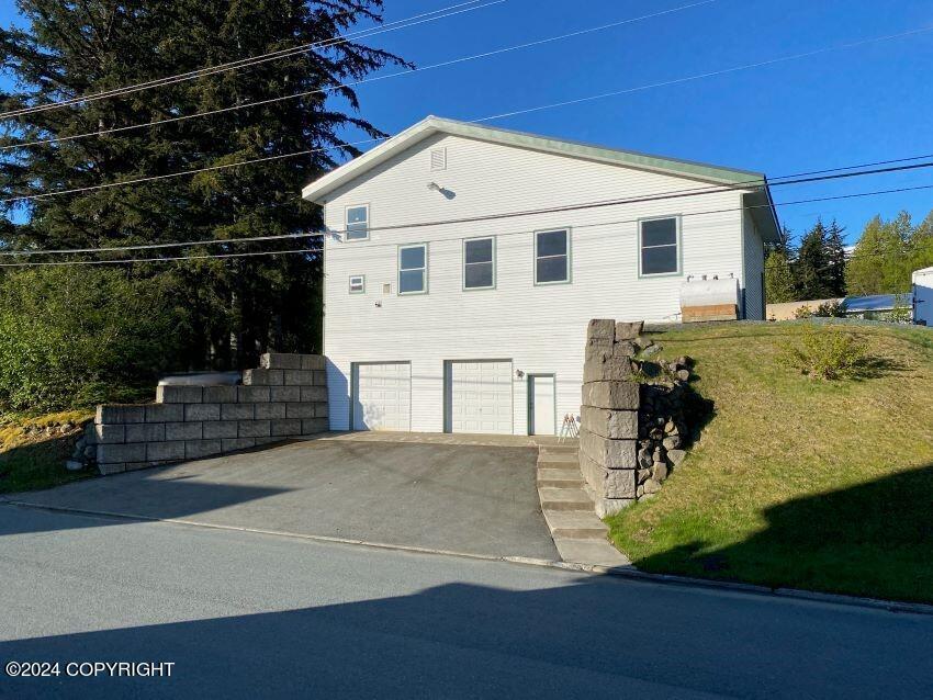 324 Mud Bay Road — photo