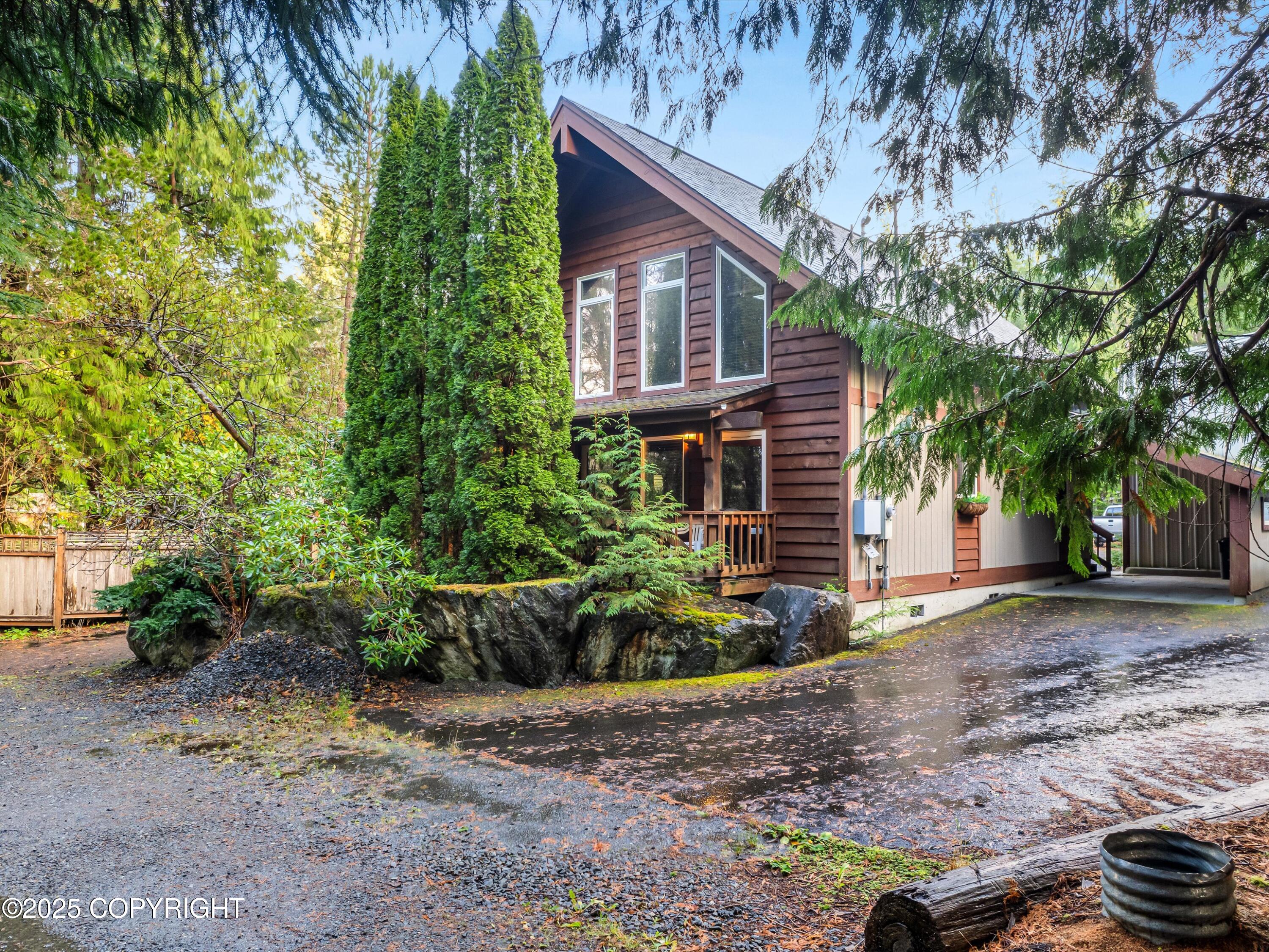 277 Huddle Road — photo