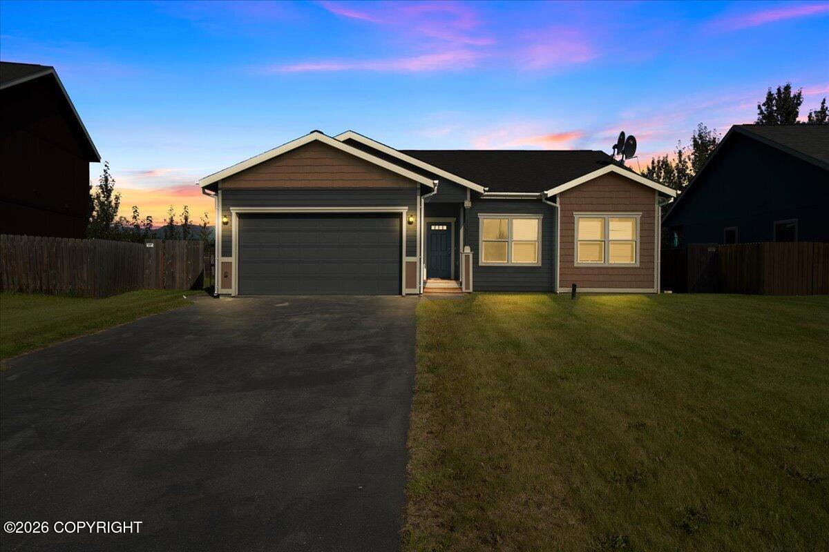 1165 W Mike Street — photo