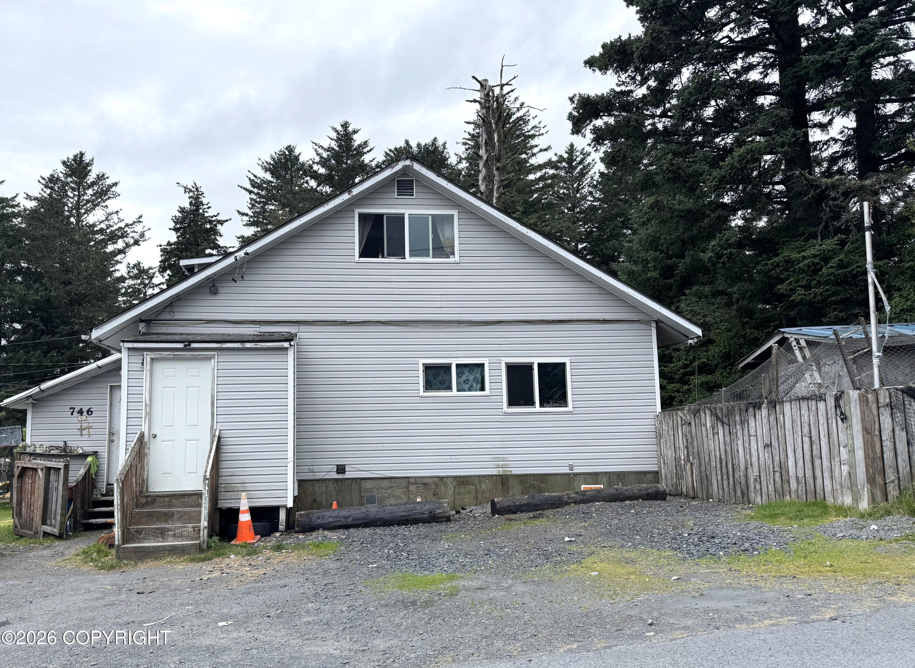 746 Jacksons Lane — photo
