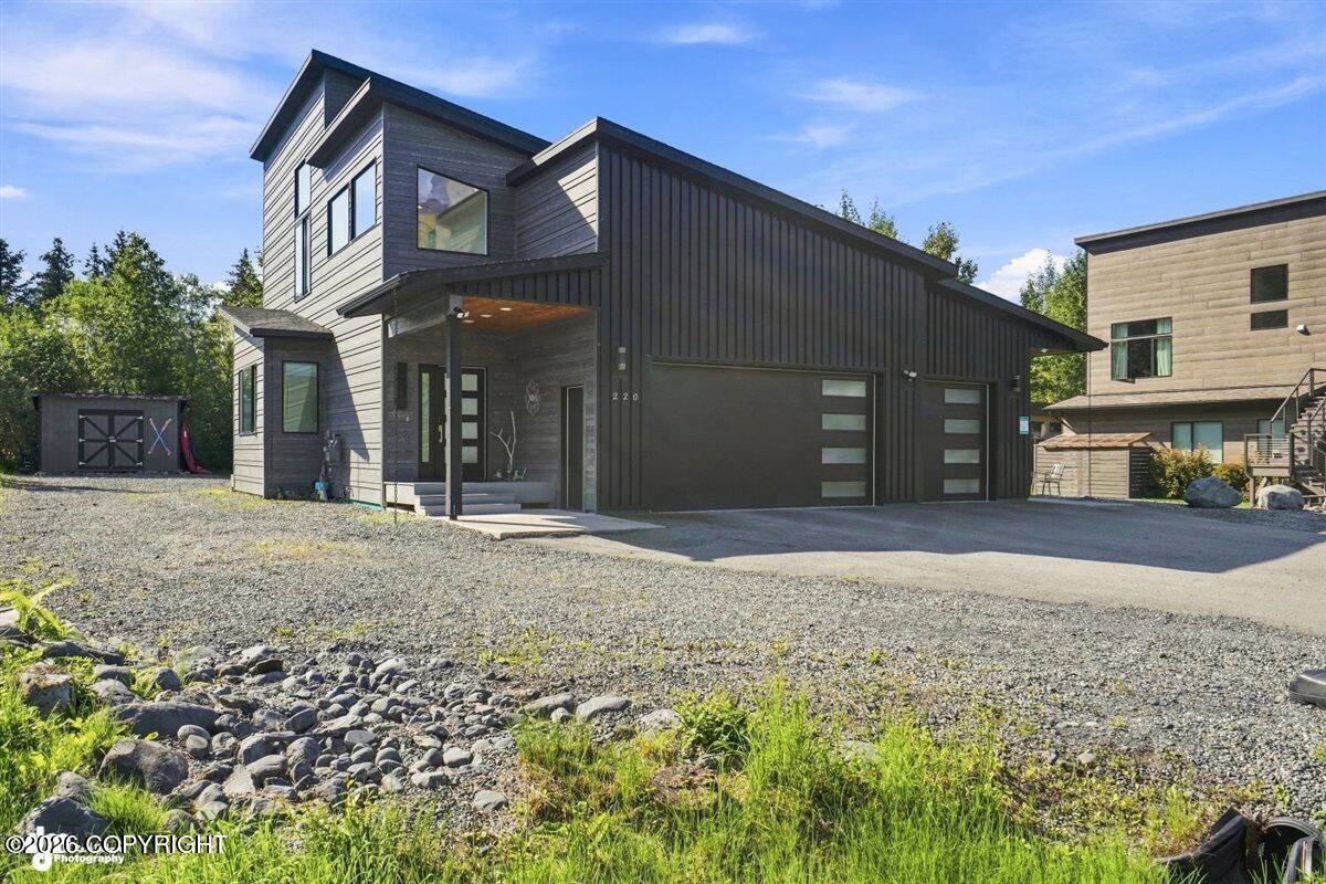 220 Tanner Circle — photo