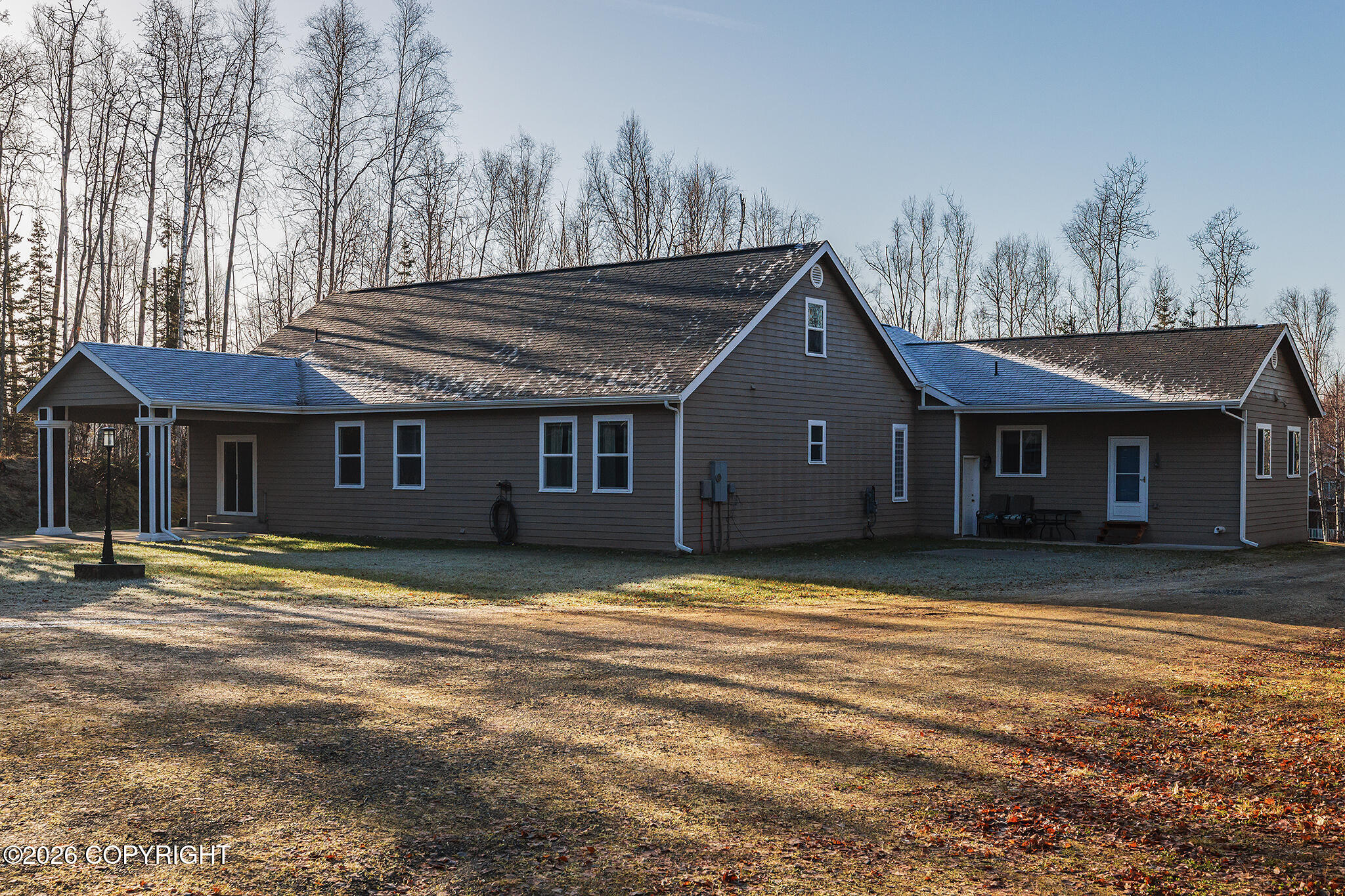 2219 S Creekshore Circle — photo