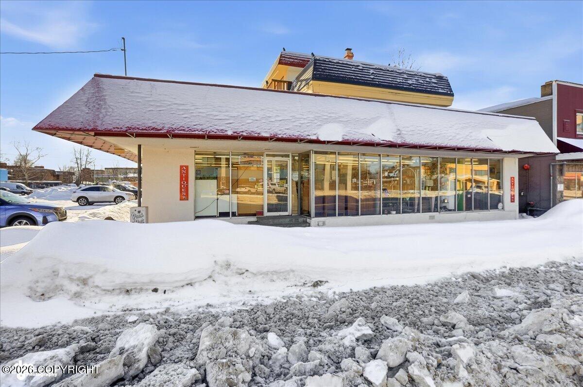 1068 W Fireweed Lane — photo