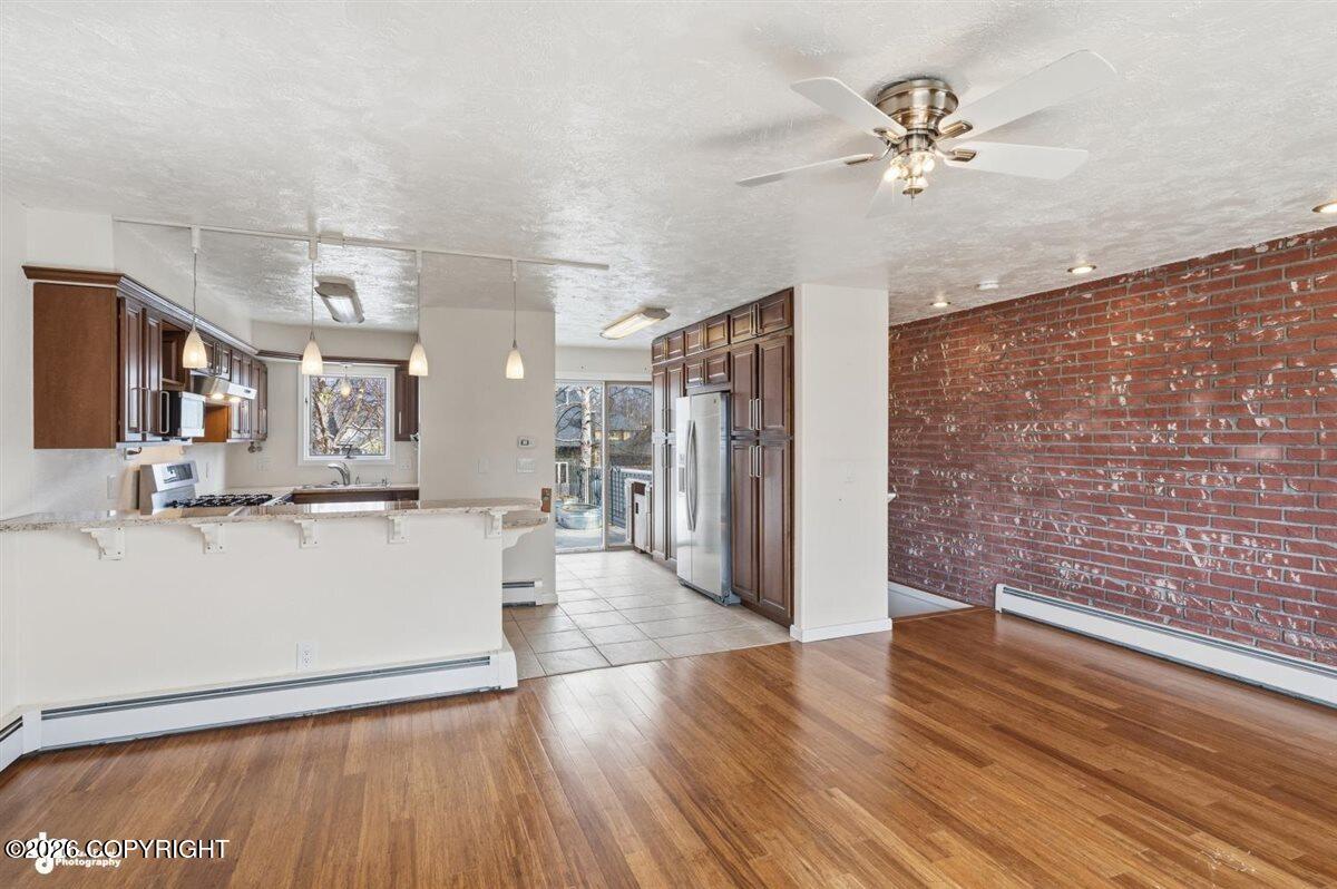 3333 Lakeshore Drive #6 — photo