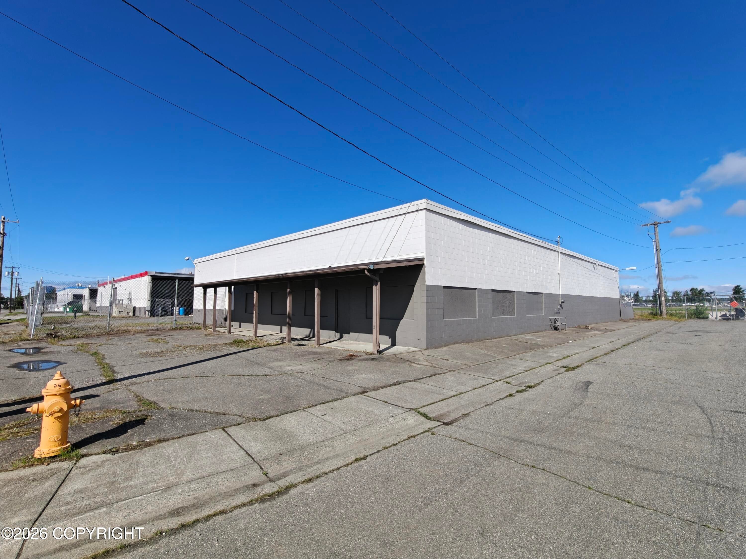 1445 E 8th Avenue — photo