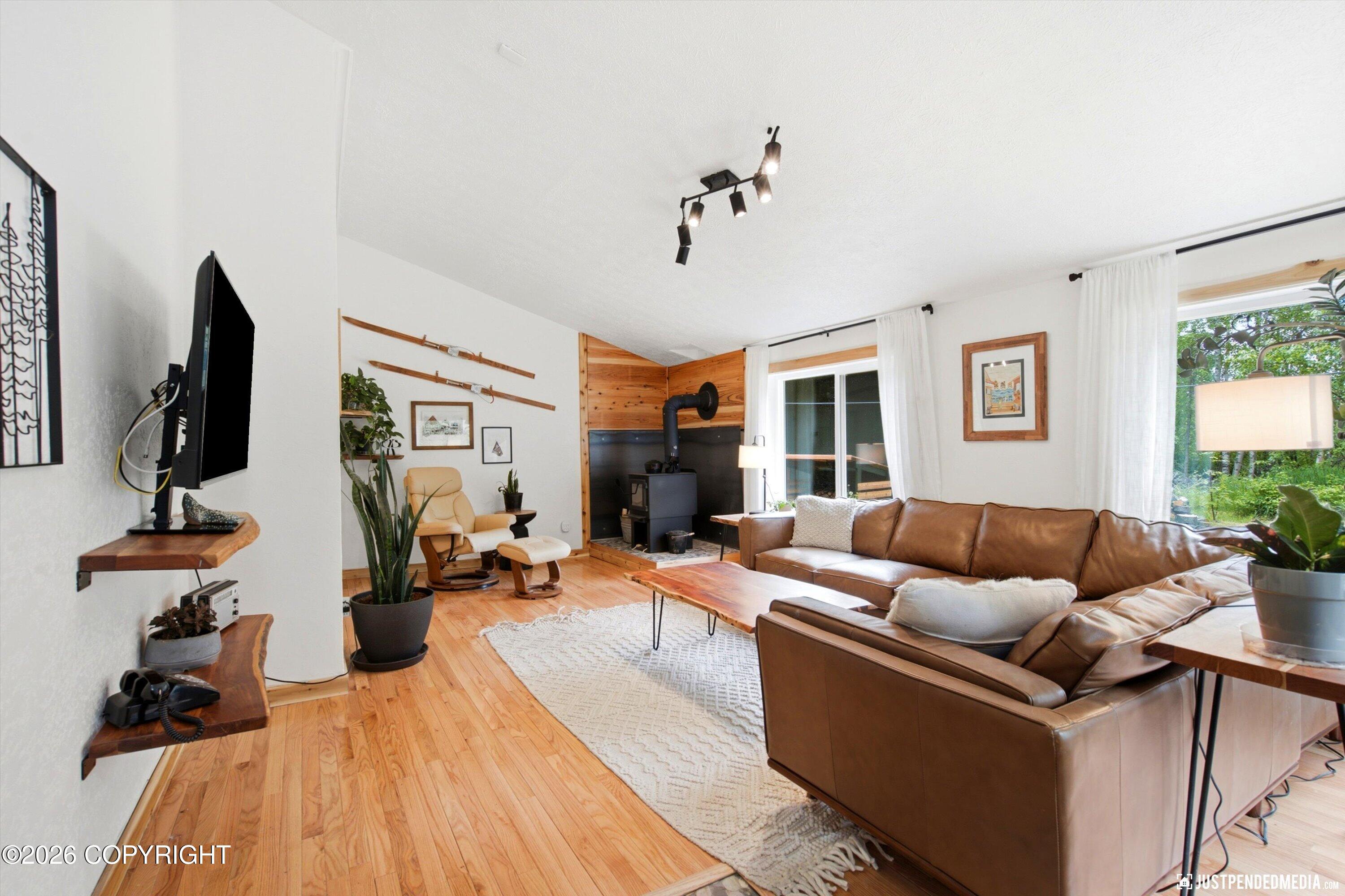 935 N Leatherleaf Loop — photo