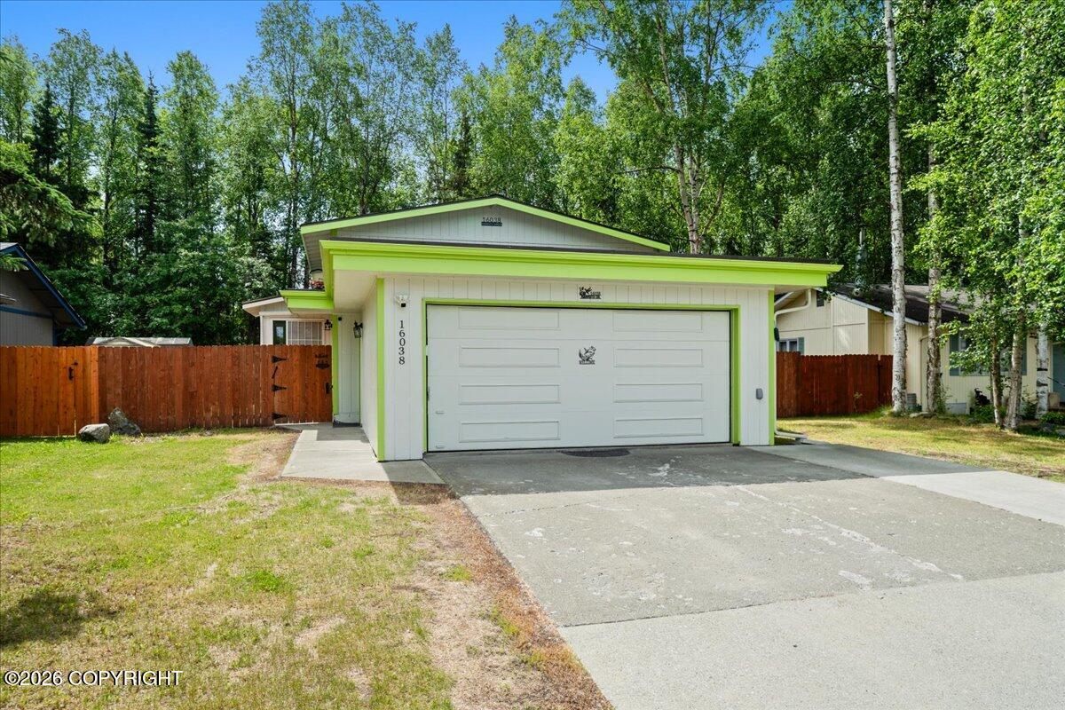 16038 Mammoth Circle — photo