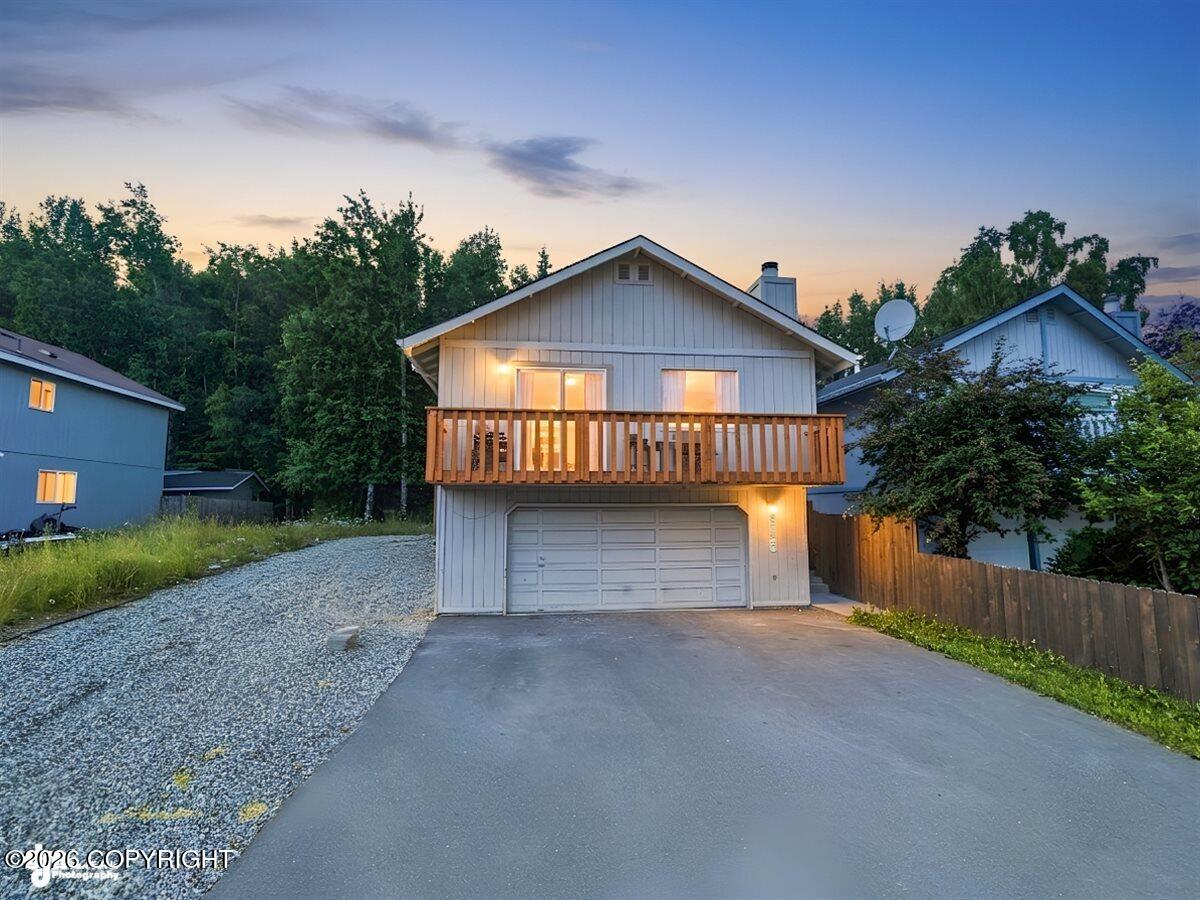 8120 Queen Victoria Drive — photo