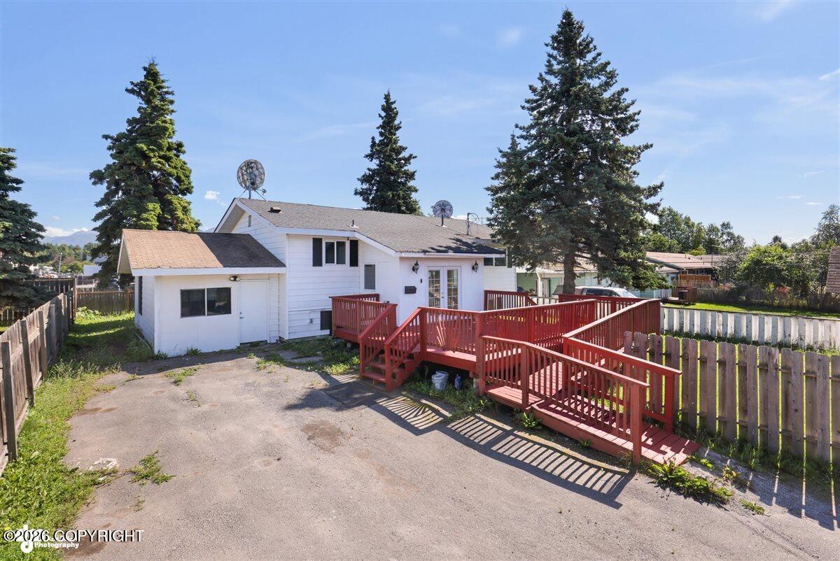 1415 Demeure Place — photo