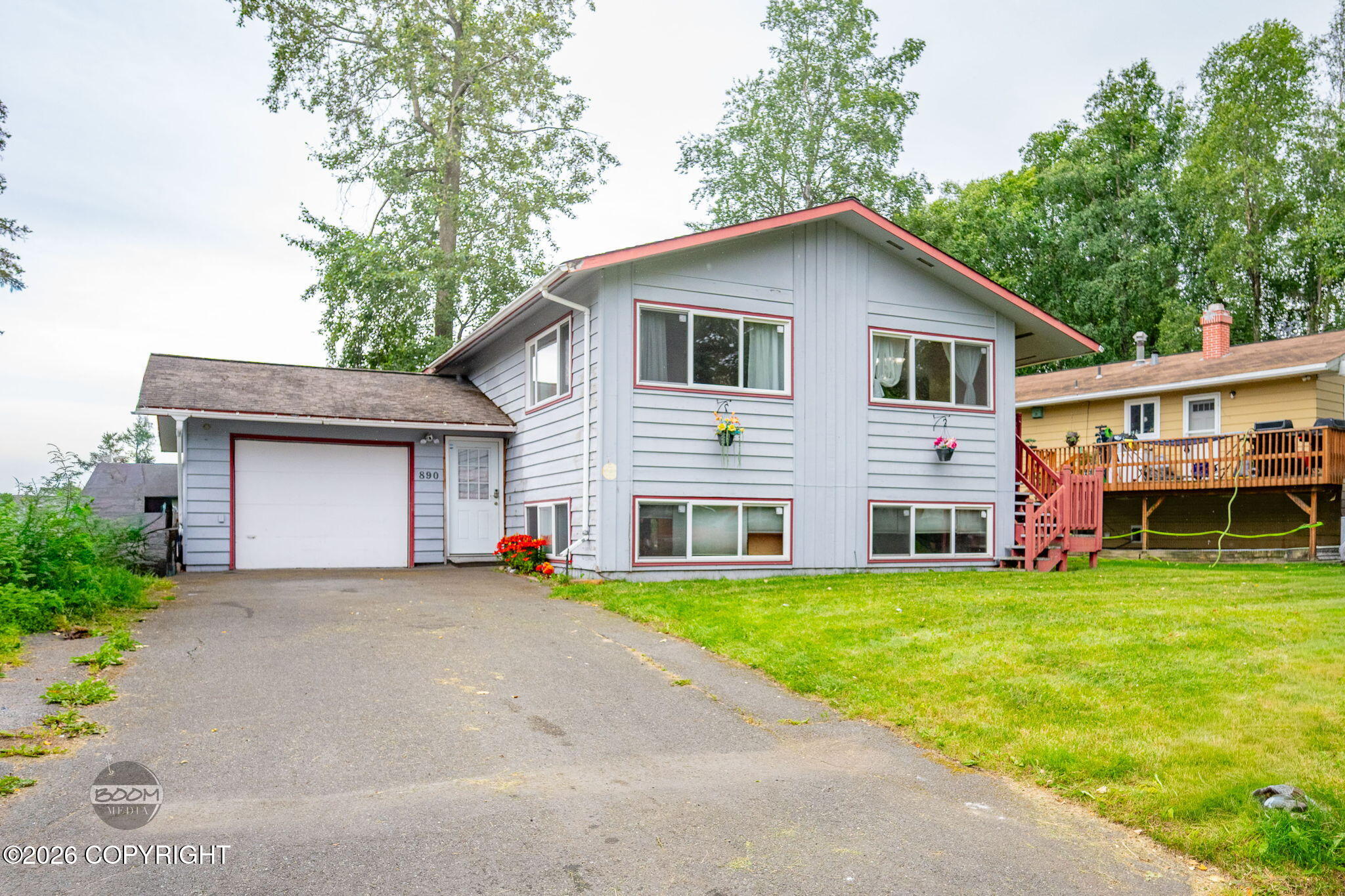 890 Lancaster Drive — photo