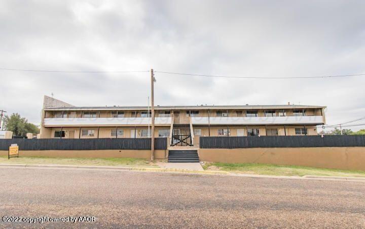 700 S McGee, 104 — photo