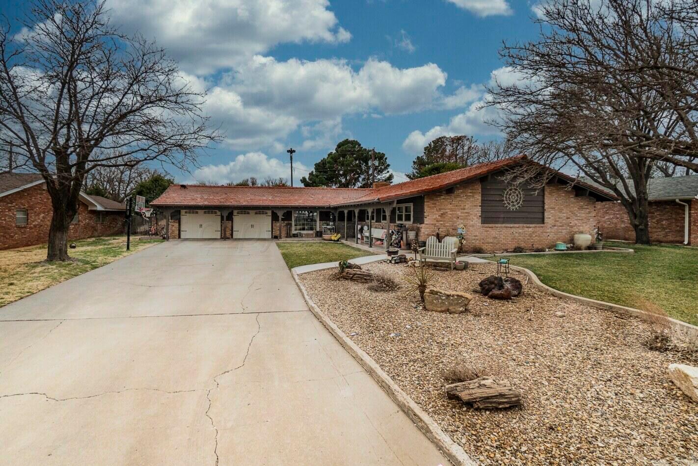 210 Comanche Trail — photo