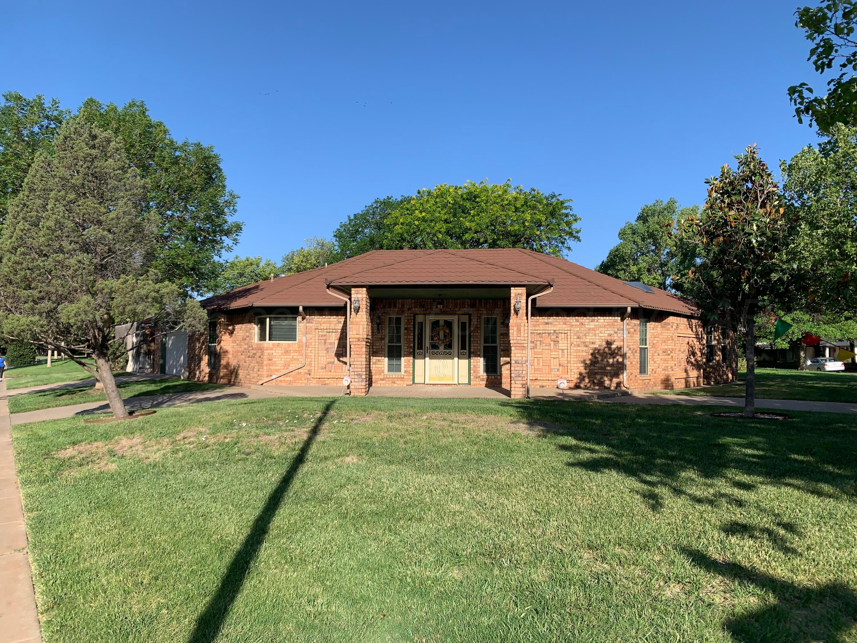 6101 Ridgewood Drive — photo