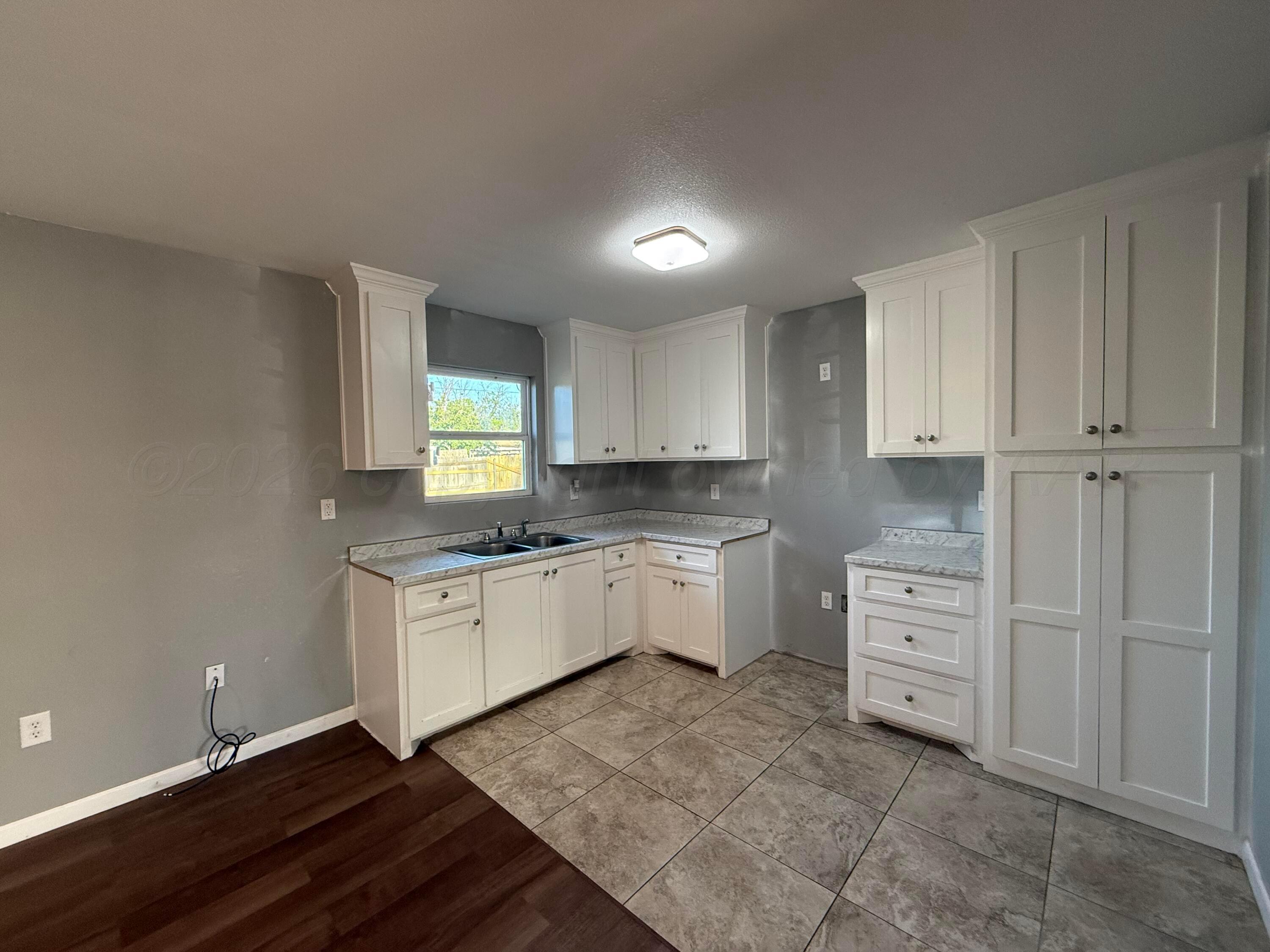 2426 Redwood Street — photo