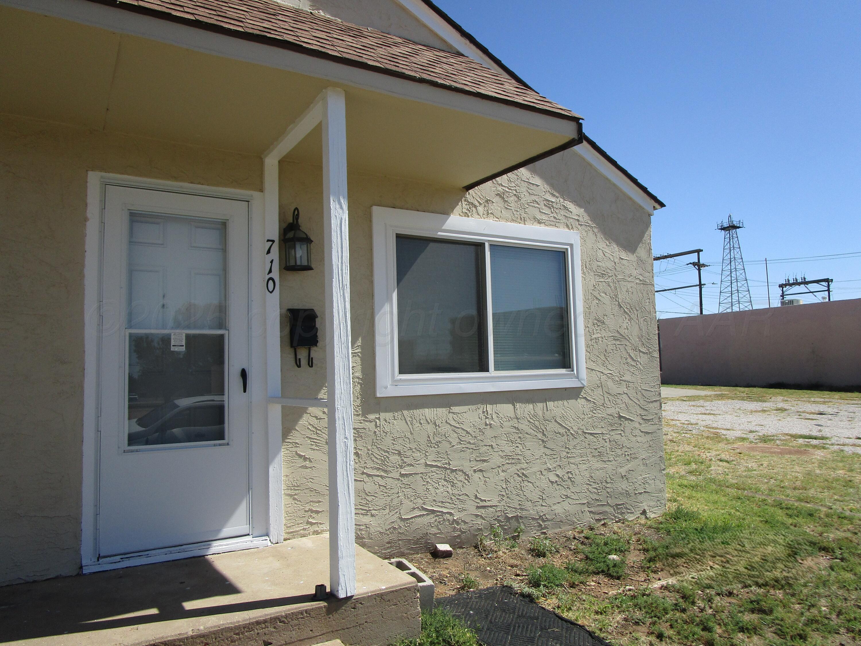 710 Deahl Street — photo