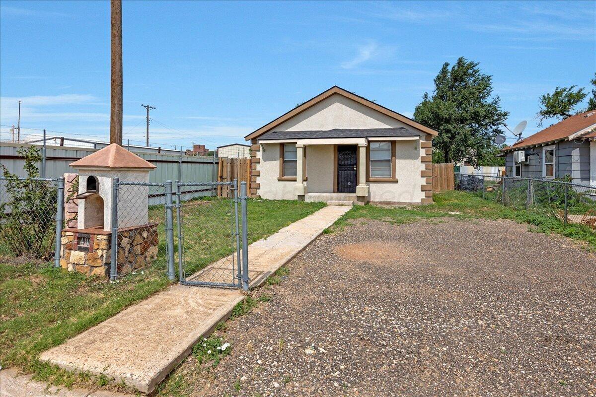 406 S Crockett Street — photo