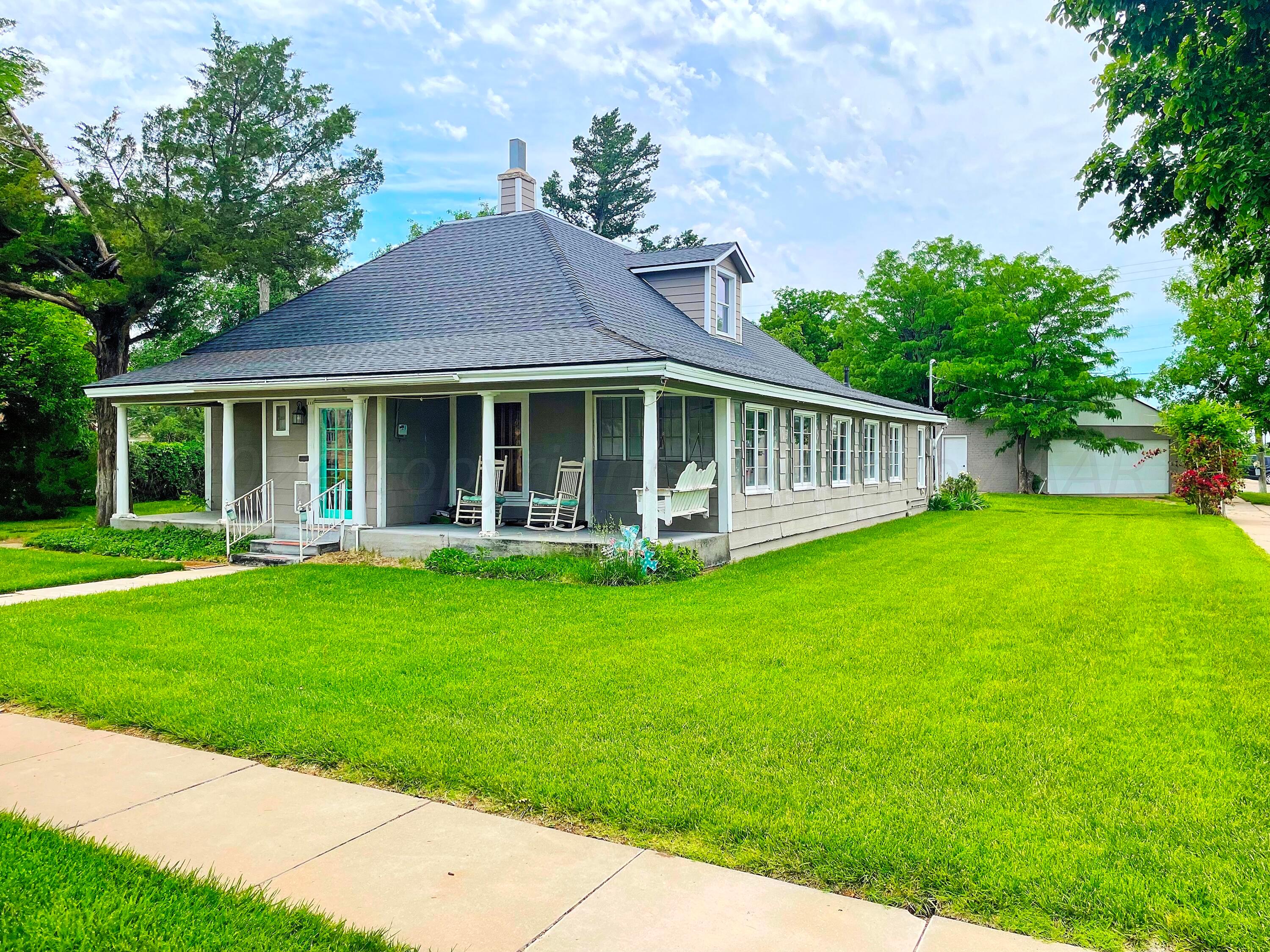 302 S Baylor Street — photo