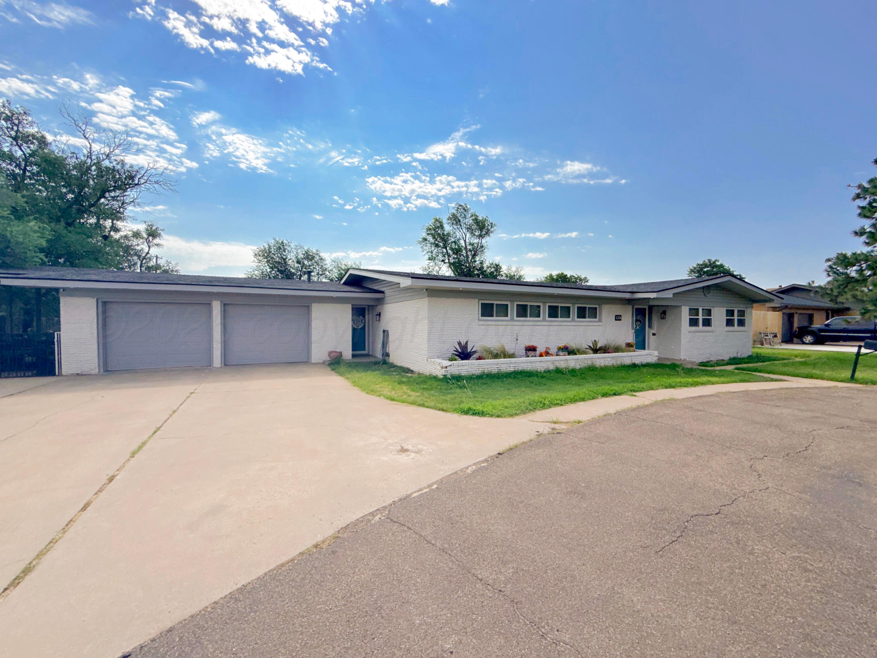 2336 Duncan Street — photo