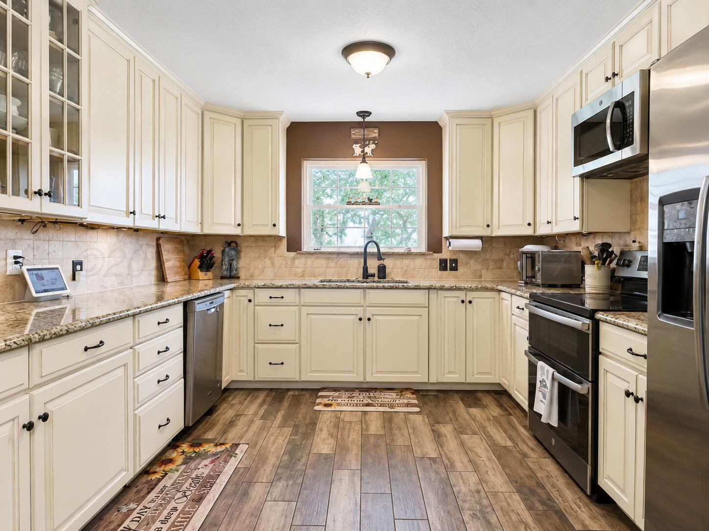 802 Wilbanks Drive — photo
