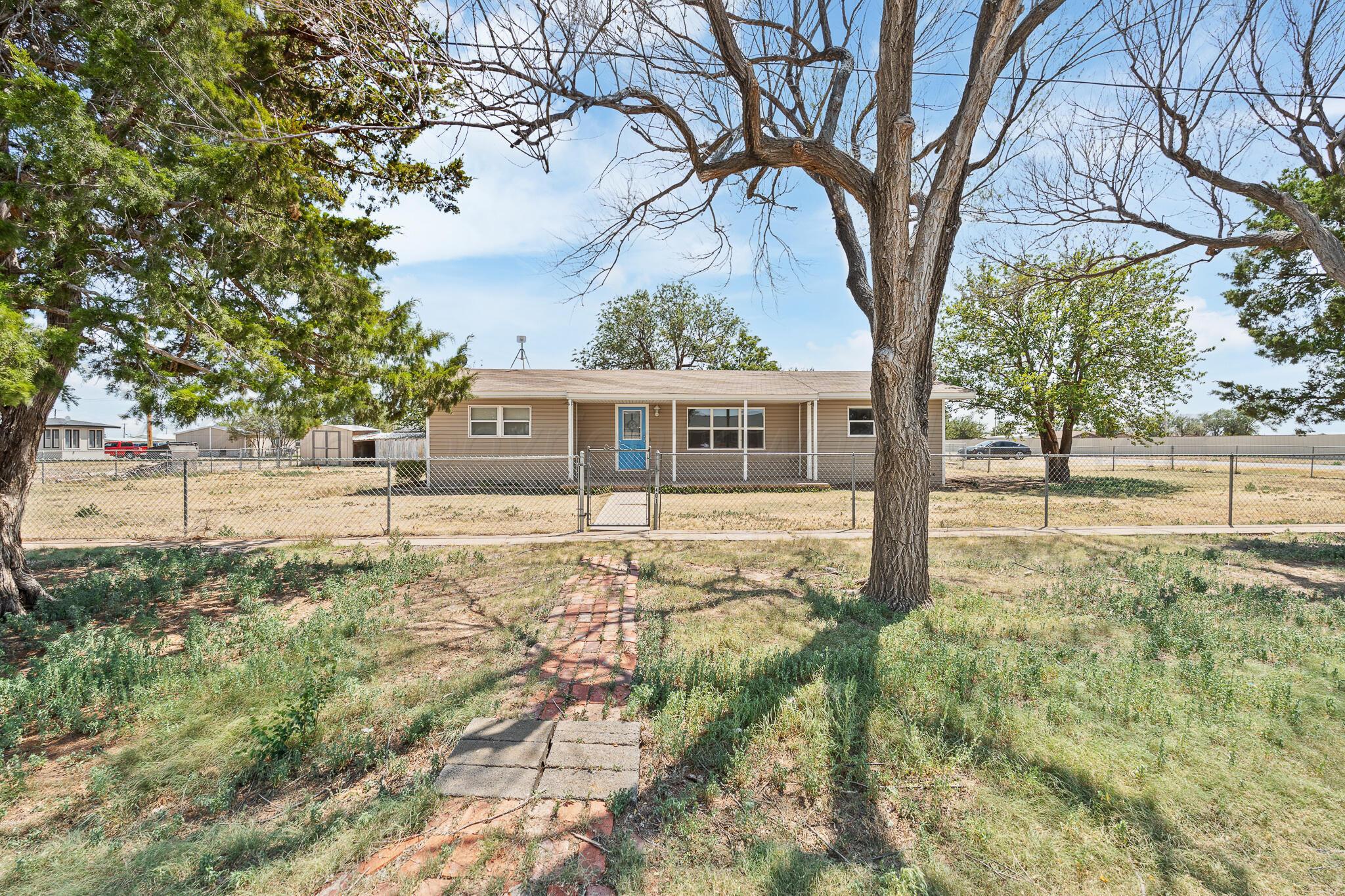 401 E 7th Street, Claude, TX 79019 — photo 2