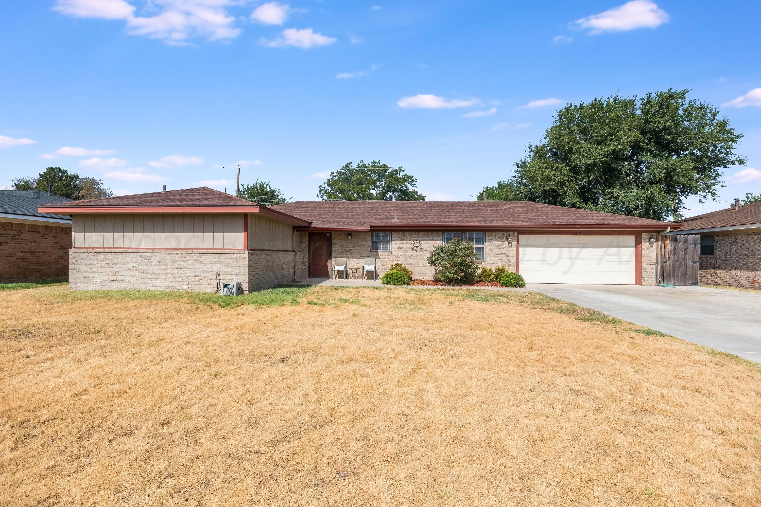 2419 N Cherokee Drive — photo