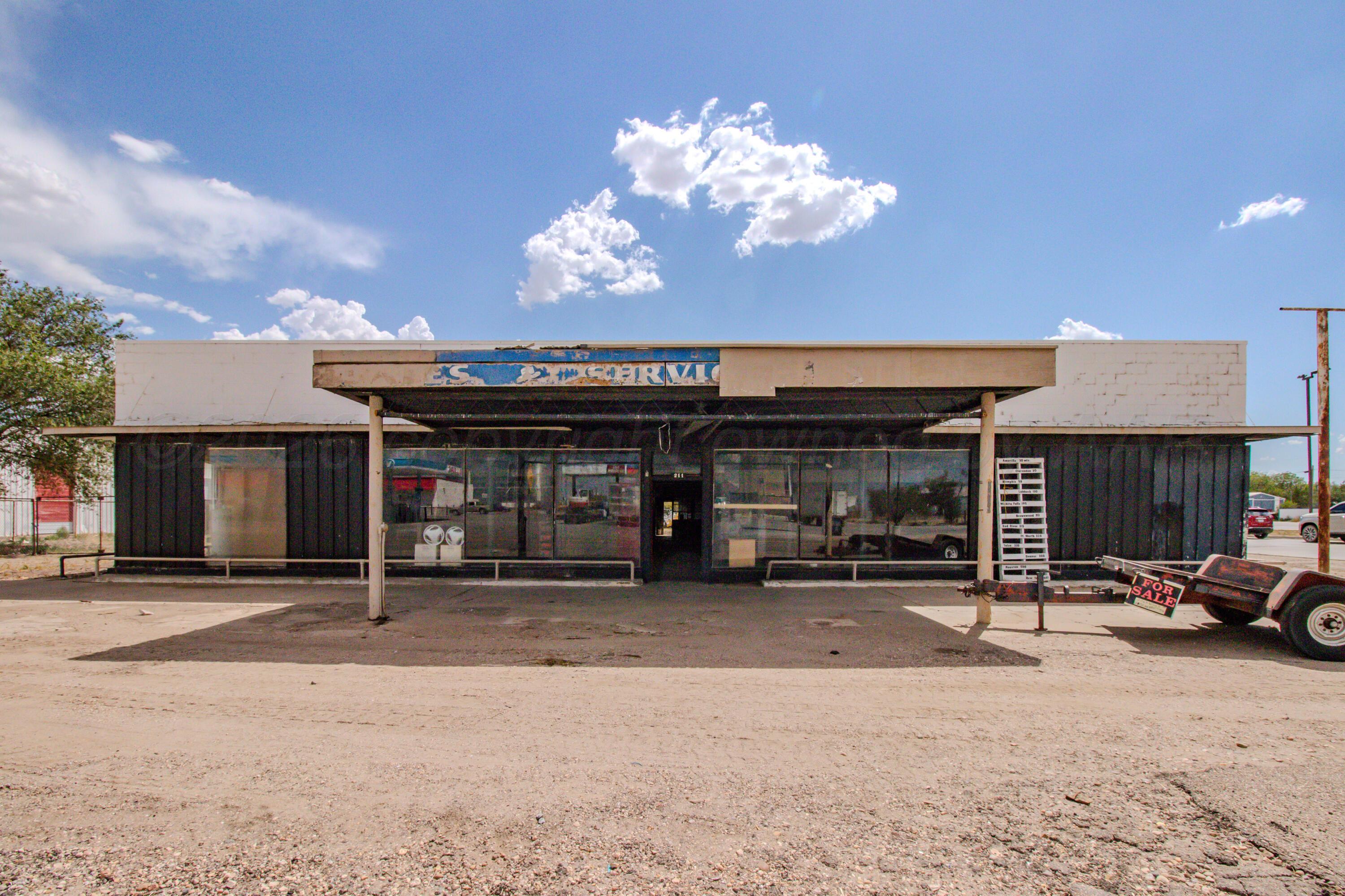 211 W First St (Hwy 287) — photo