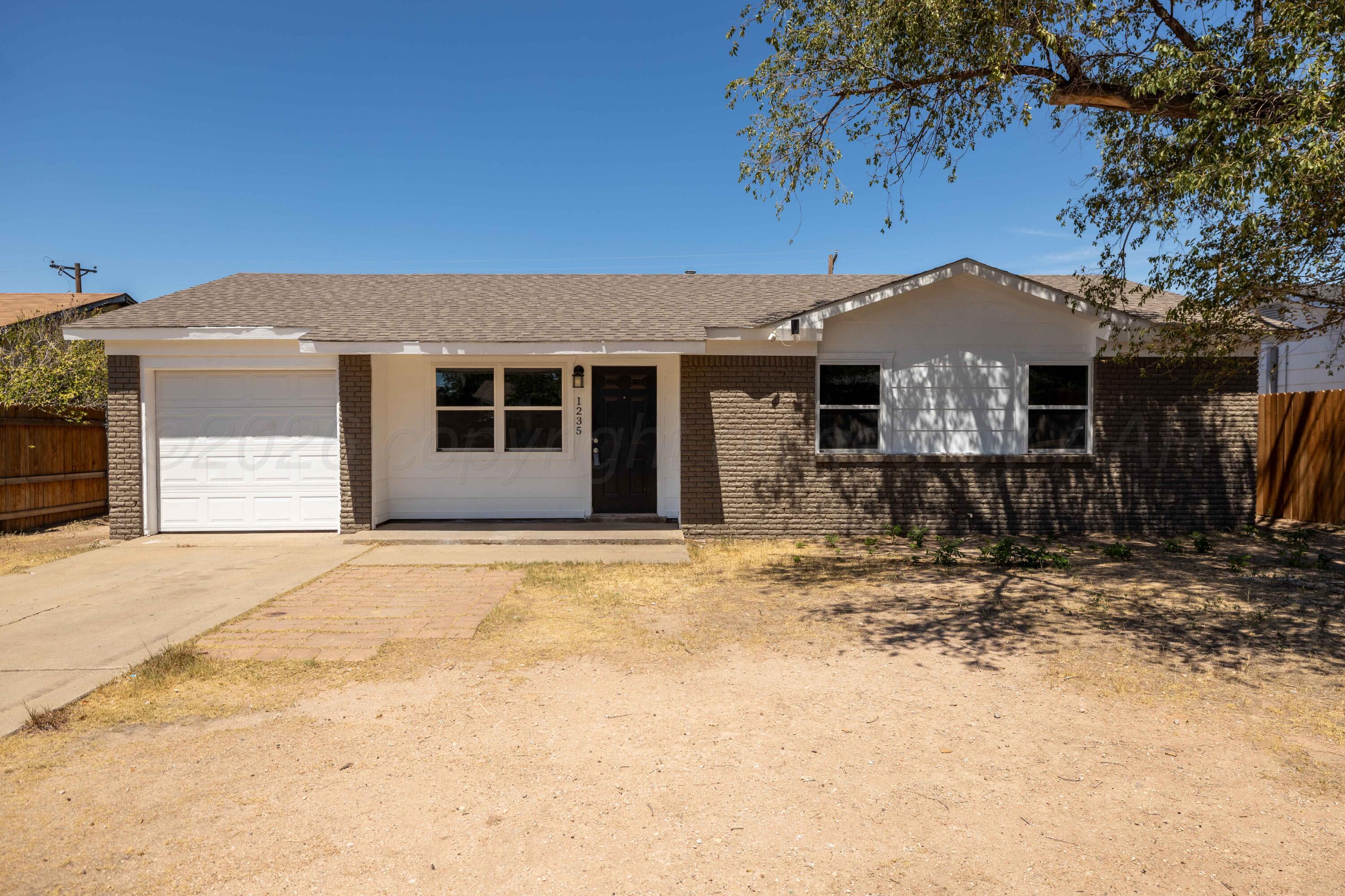 1235 Pecan Street — photo