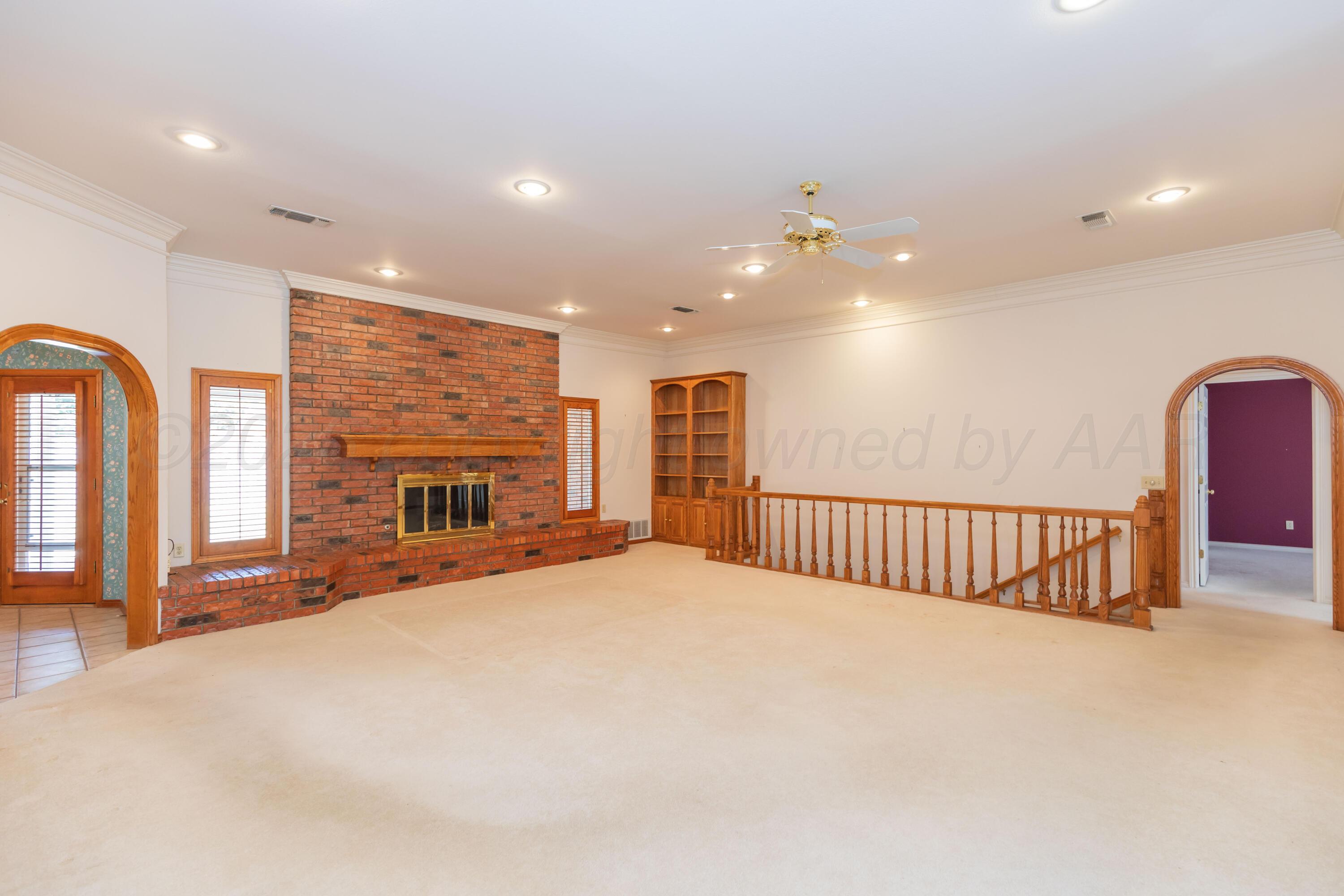 301 Lometa Drive, Plainview, TX 79072 — photo 3