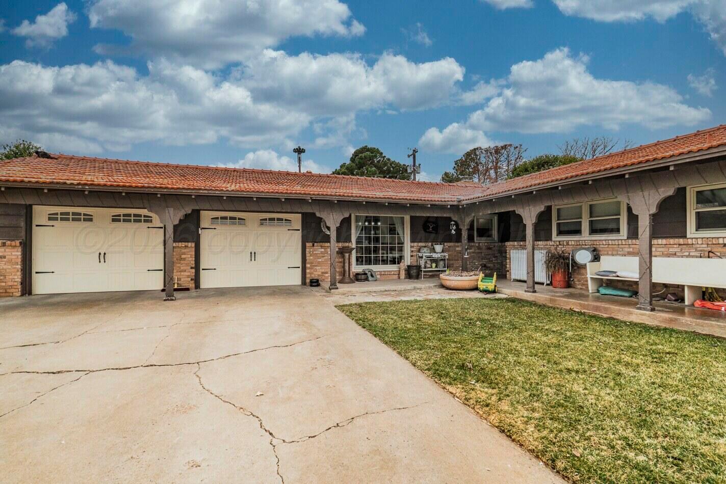 210 Comanche Trail, Tulia, TX 79088 — photo 2