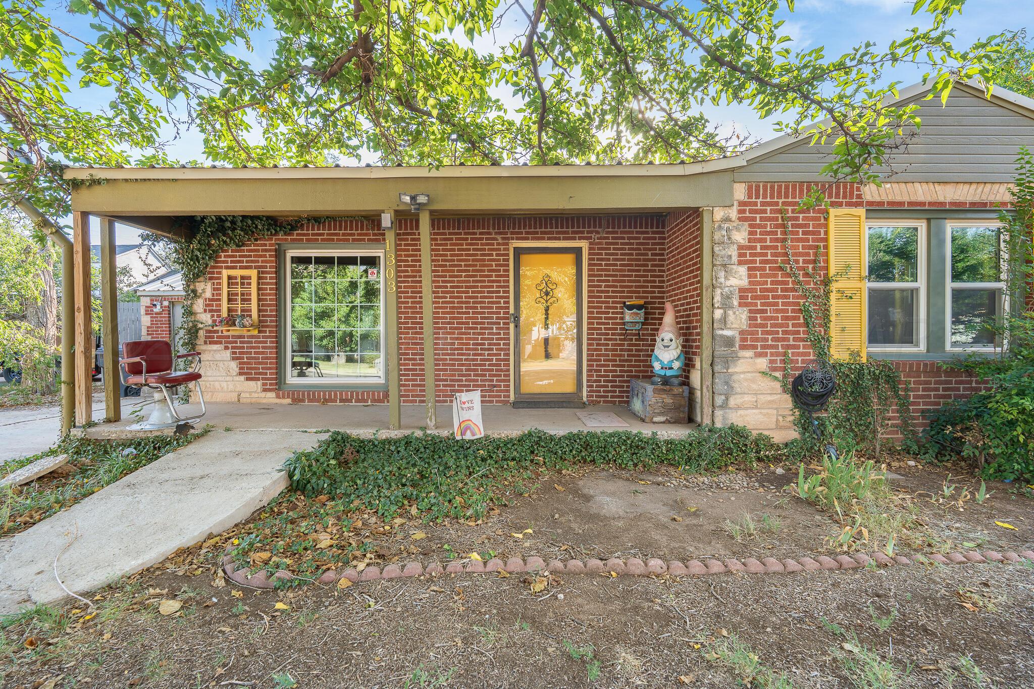 1303 S Avondale Street — photo